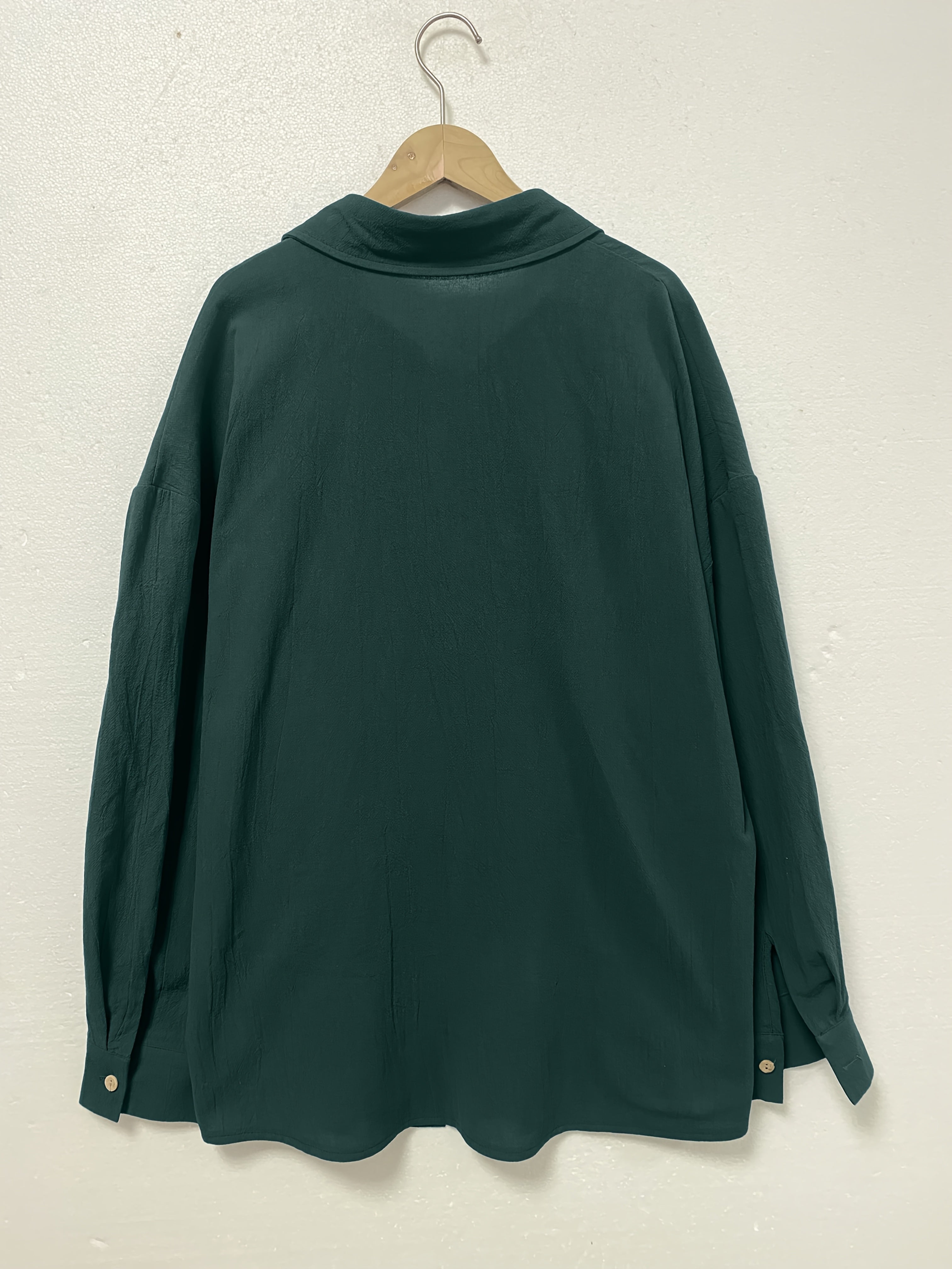 Plus o'lcham ayollar uchun uzun qolli tugma bilan yopiladigan ko'ylak, birxil rang, kundalik, professional