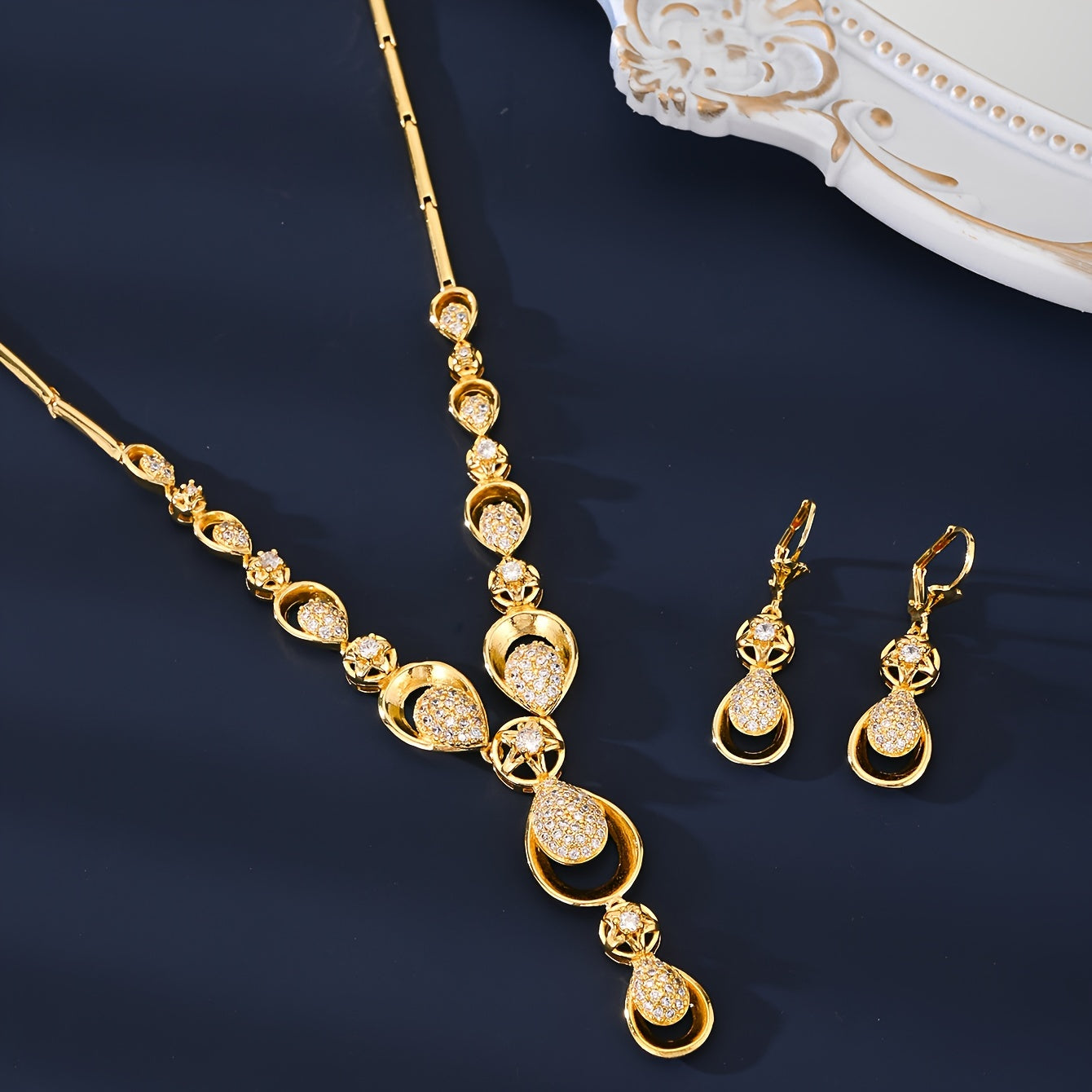 Juego de joyería de 5 piezas con baño de oro de 18K, piedras de zirconia, collar, pendientes, pulsera y anillo para mujer