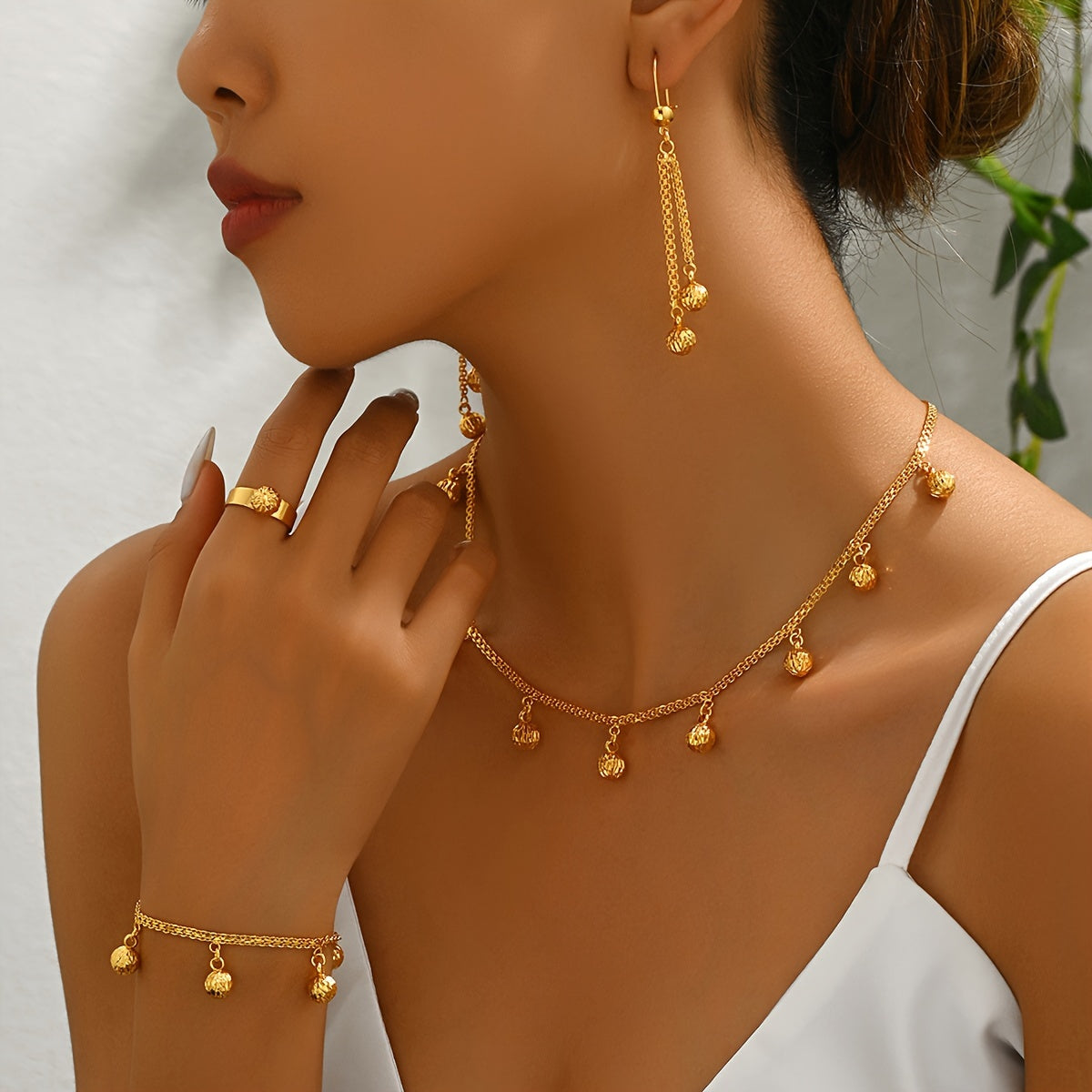 Vintage-Inspired Jewelry Set with Beaded Necklace Earrings Bracelet for Weddings and Parties