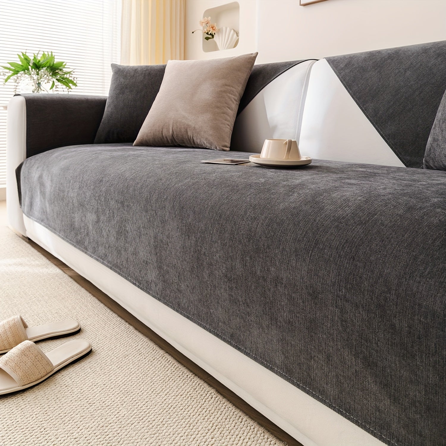 1 dona Chenille oddiy divan qoplamasi, barcha mavsumlar uchun universal qoplama, yostiq qopqog'i va orqa yostiq qopqog'ini o'z ichiga oladi. Divan yostiqlarini himoya qiladi, turli xonalar va uy bezaklari uchun mos keladi.