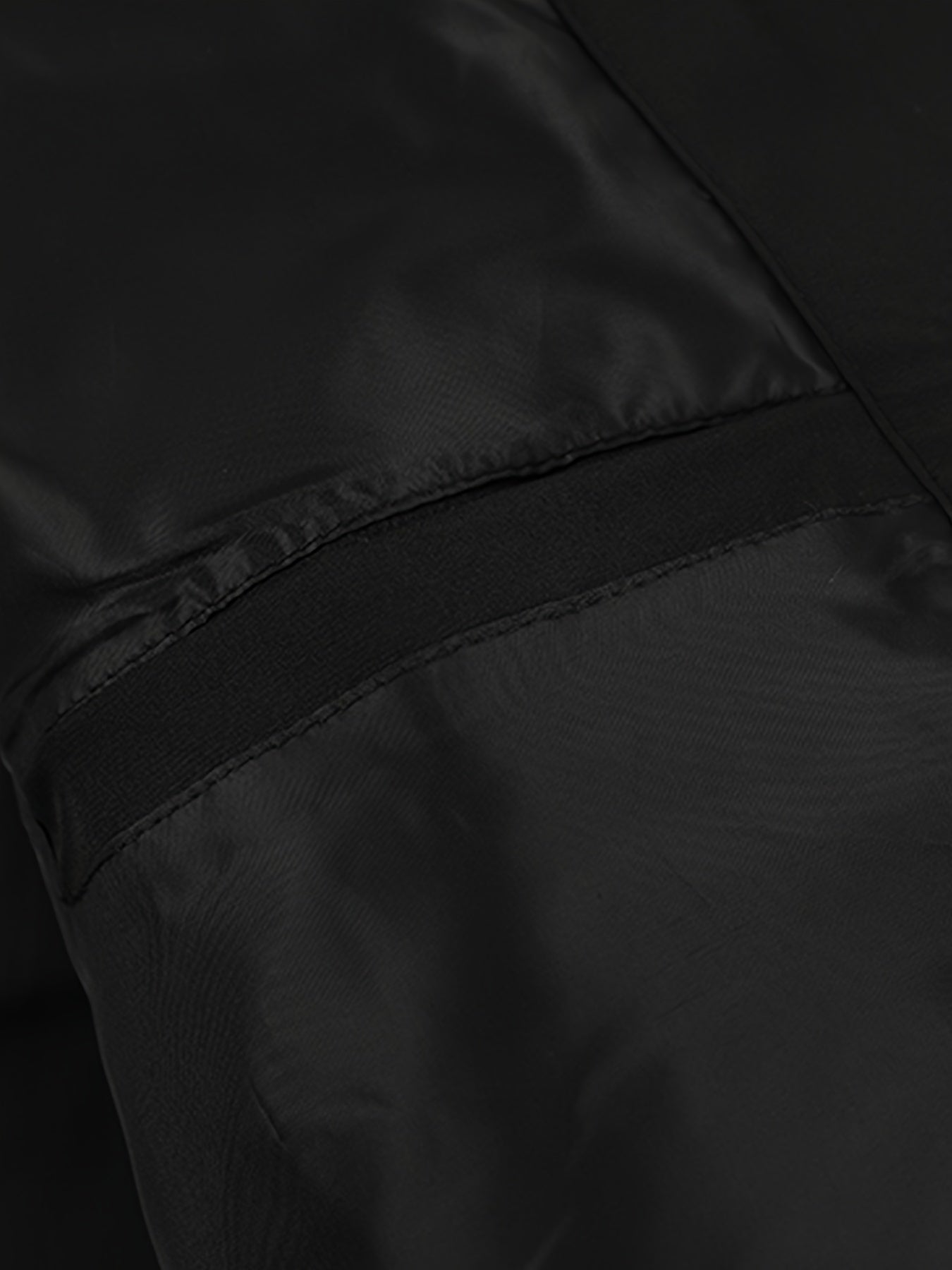 Erkaklar uchun engil bomber kurtkasi, beysbol yaka va tikilgan universitet dizayni bilan