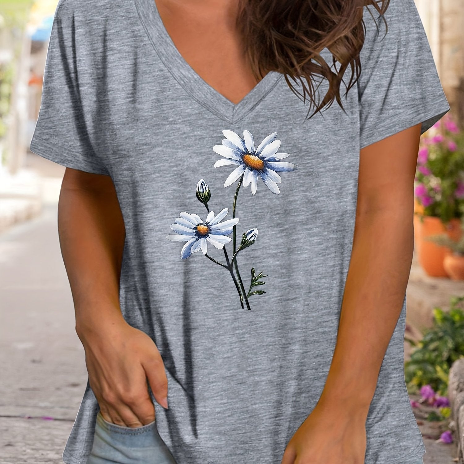 Camiseta de manga corta con escote en V y estampado floral para tallas grandes