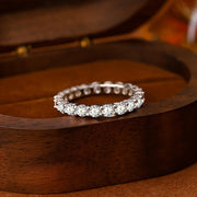 Sleek S925 Sterling Silver Geometrik To'y Halqasi Sintetik Kubik Zirconiya bilan, Juftlar uchun Mukammal, Aprel Tug'ilgan Kuni To'pi, Kundalik Kiymak Uchun Ideal.