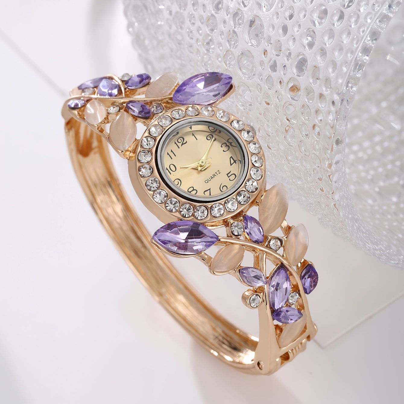 Women's Quartz Watch and Jewelry Set with Rhinestone Heart Necklace and Non-Alloy Band