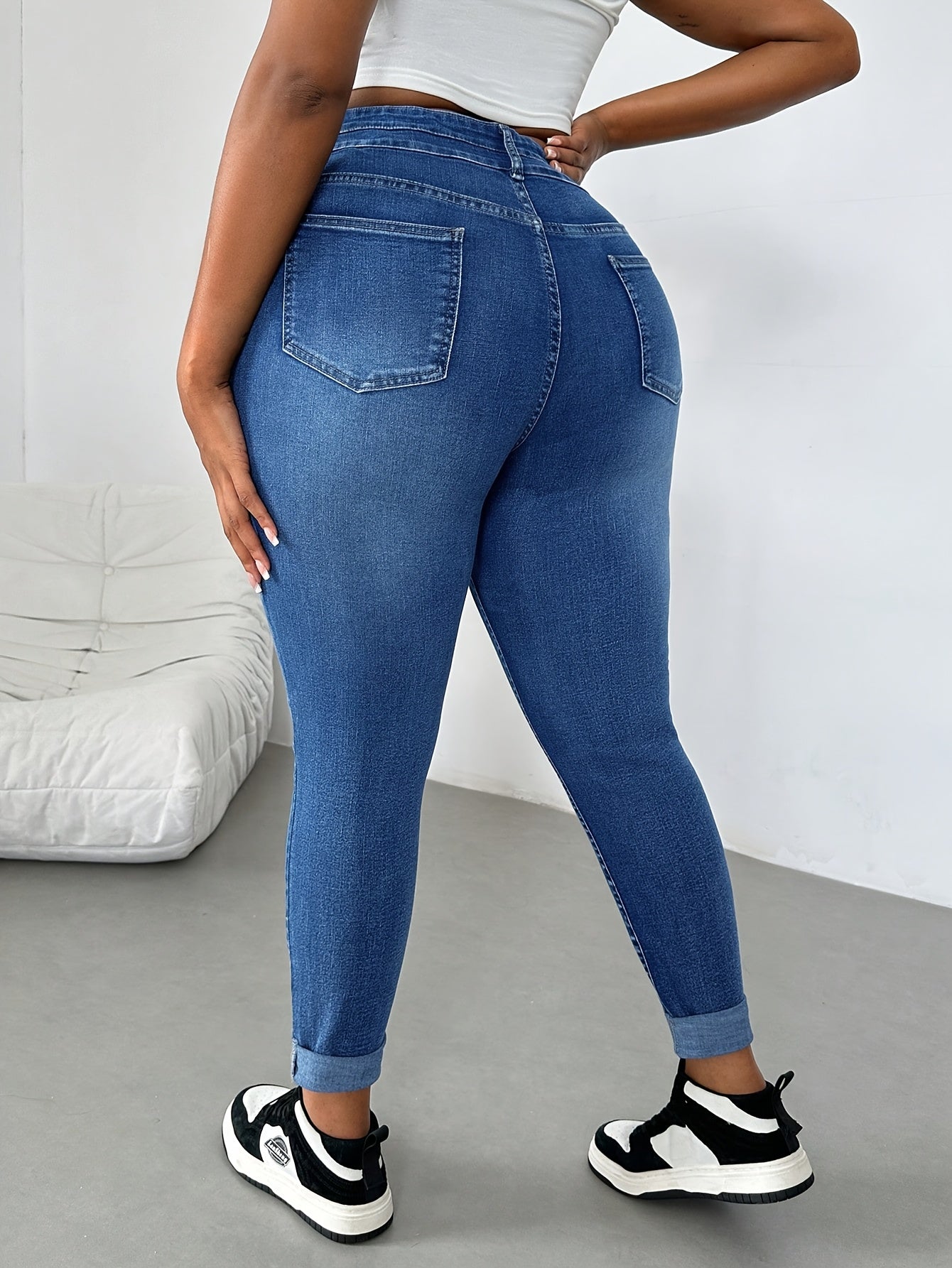 Women's Plus Size High-Waisted Blue Skinny Jeans with Stretchy Fabric