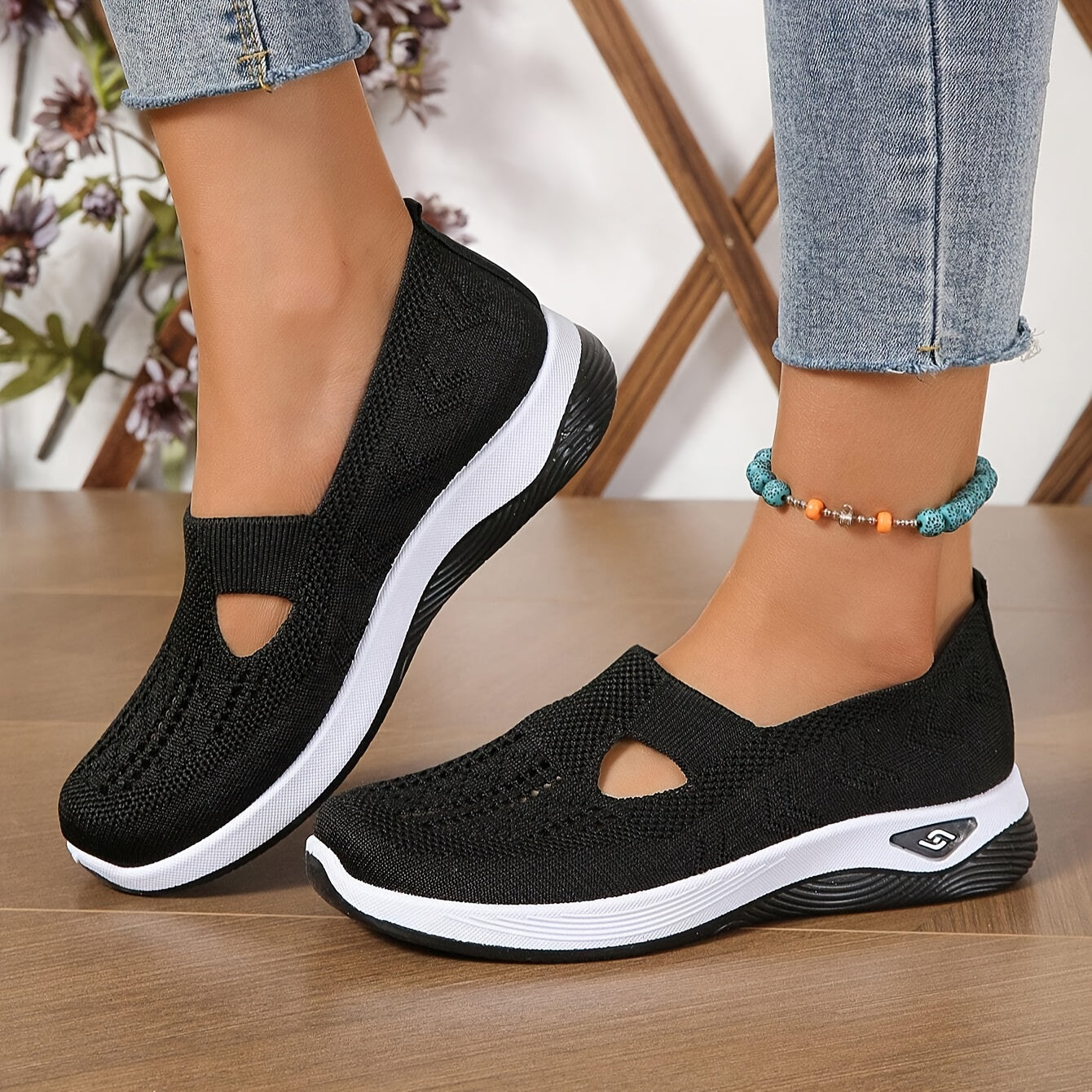 Women's Casual Sneakers Solid Color Breathable Fabric Low Top TPU Sole