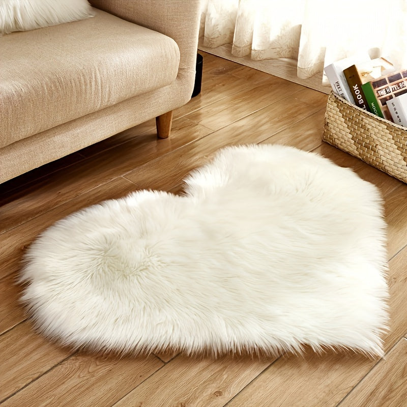 Heart-Shaped Faux Sheepskin Rug 50cm x 70cm Soft Acrylic Decor for Special Occasions
