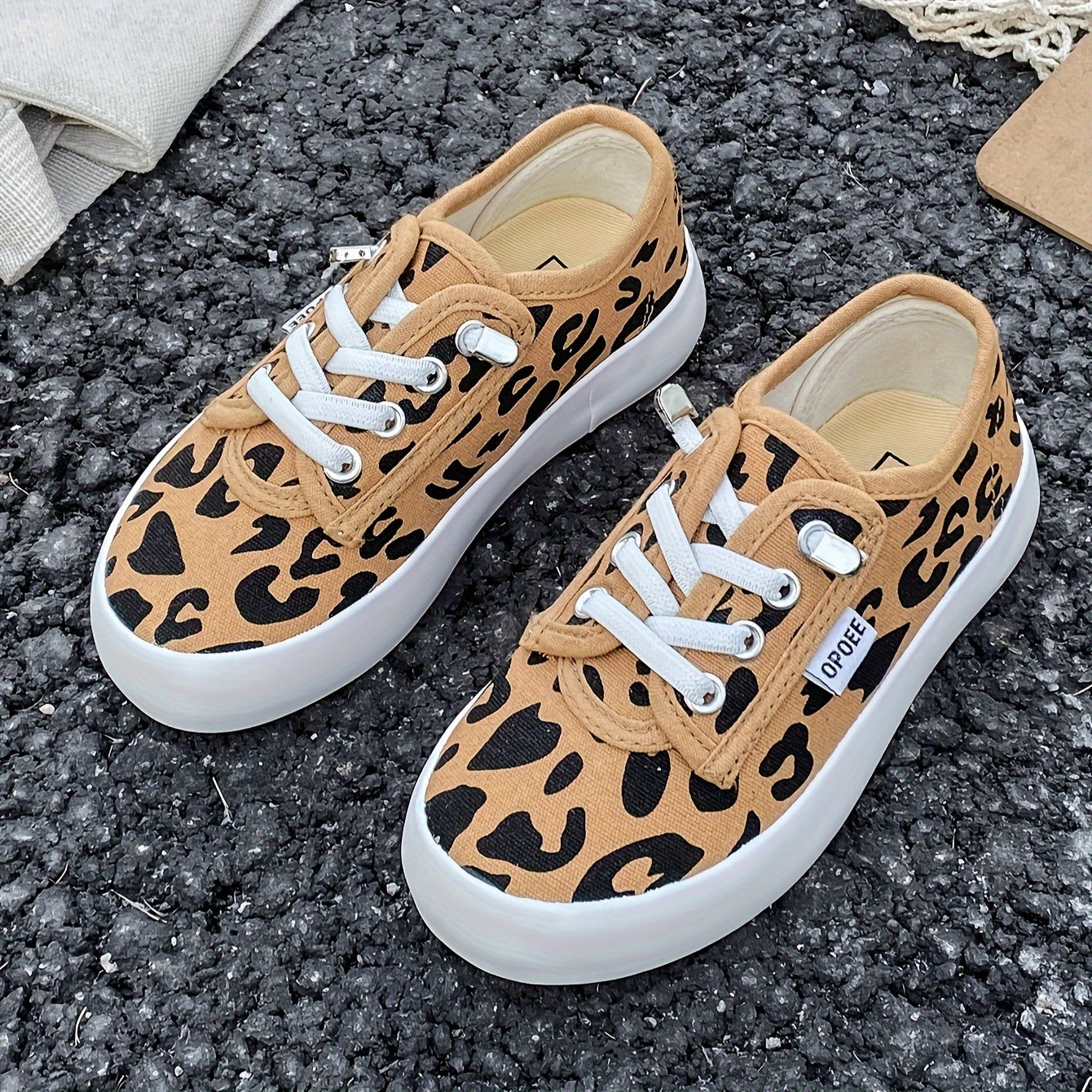 Kids' Casual Low Top Sneakers with Solid Fabric Upper Rubber Sole Breathable Insole