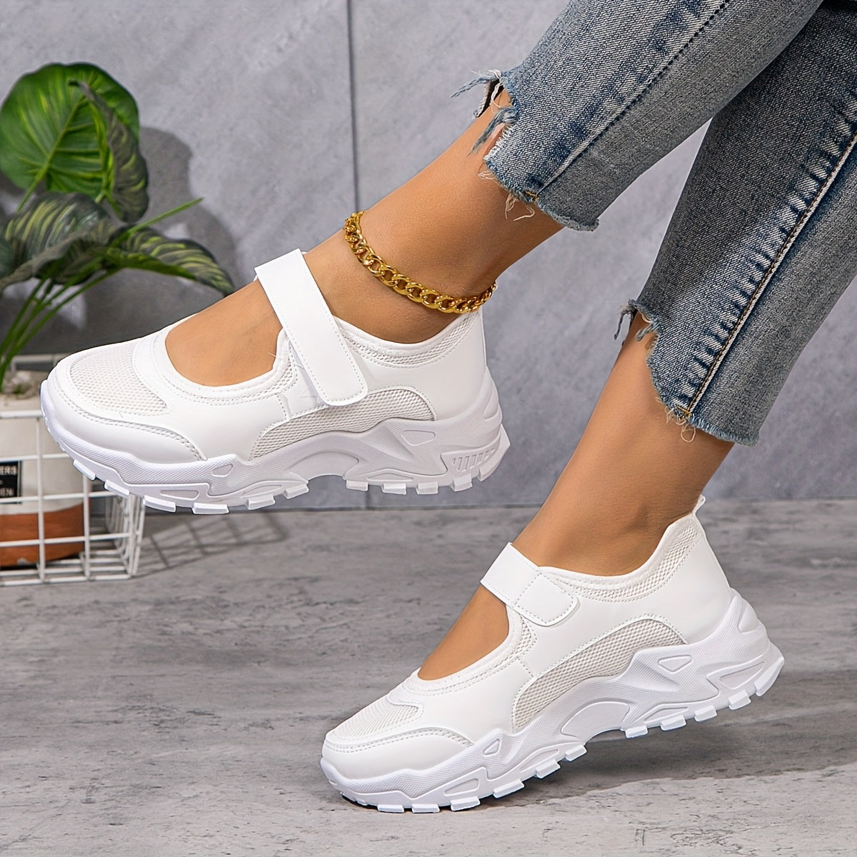 Women's Breathable Mesh Casual Sneakers Non-Slip Thick Sole Black White