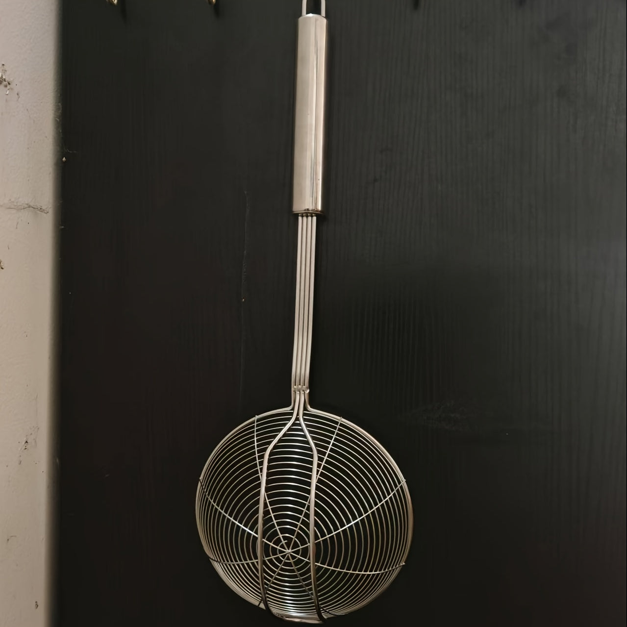 Uzoq muddatli zanglamaydigan po'latdan yasalgan filtr qoshiq - oshxonada xavfsiz oziq-ovqatni boshqarish va xizmat ko'rsatish uchun ishonchli, to'rli qoshiq