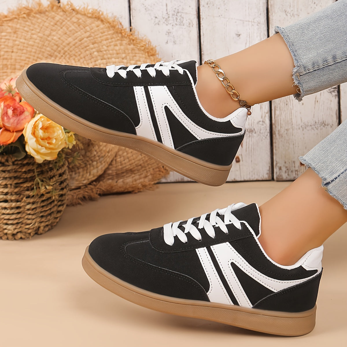 Women's Breathable Knit Sneakers Low Top Solid Color Summer Walking Jogging