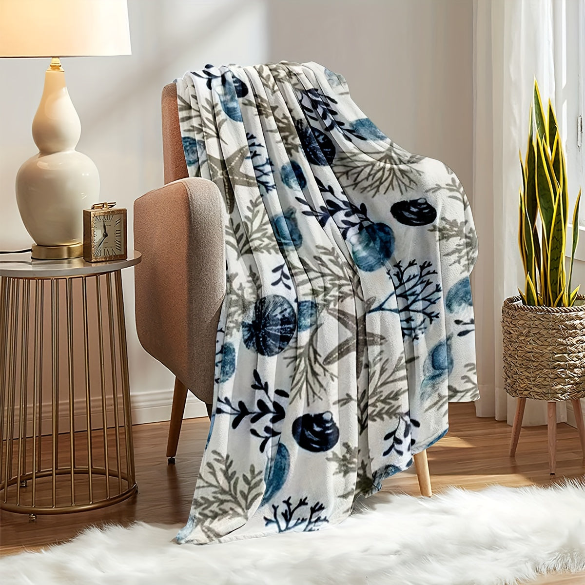 Floral Fleece Throw Blanket Soft Knitted Polyester for All Seasons Indoor Outdoor