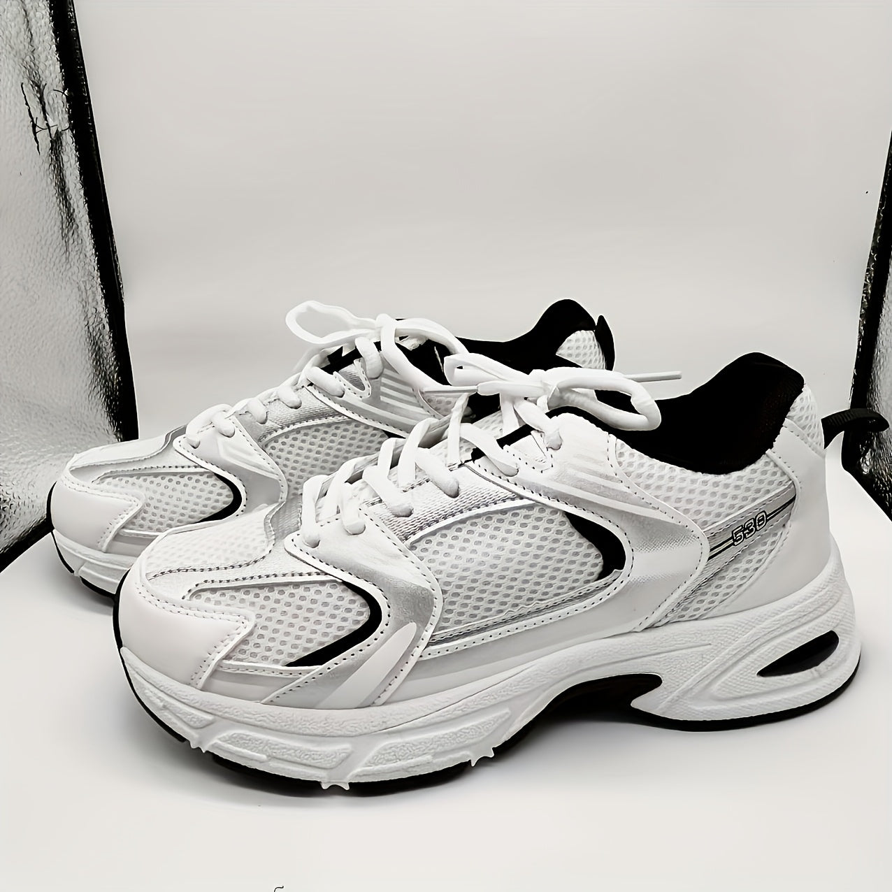 Women's Retro Sneakers Low-Top Breathable Mesh Rubber Sole
