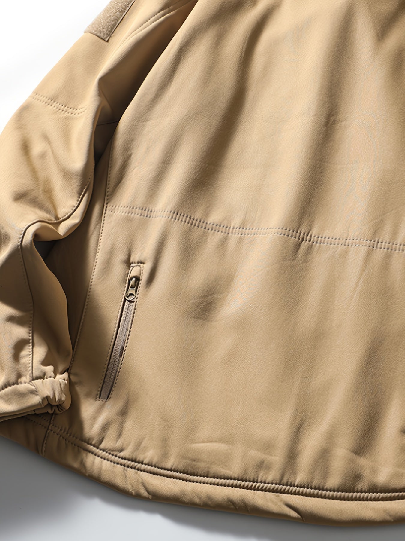 Men's Windproof Warm Outdoor Jacket with Multiple Pockets for Hiking and Sports