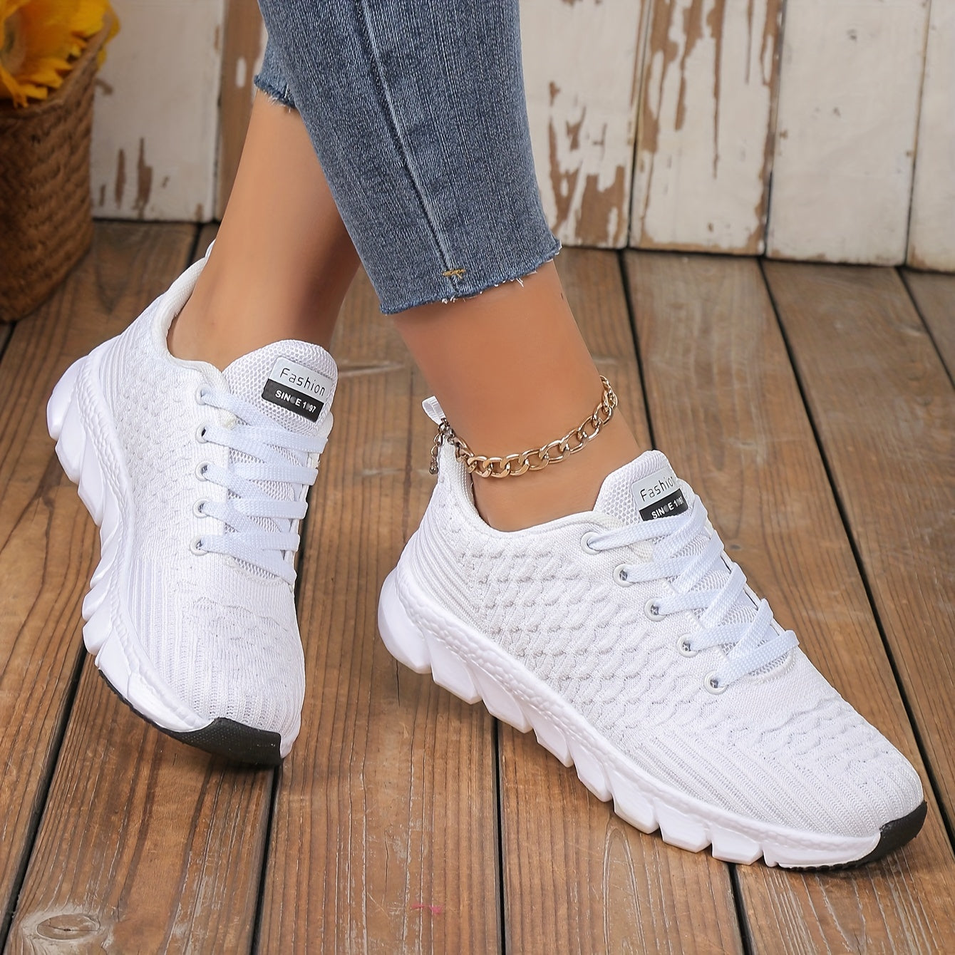 Women's Breathable Knit Sneakers Casual Lace-Up Outdoor Low Top Sport Shoes