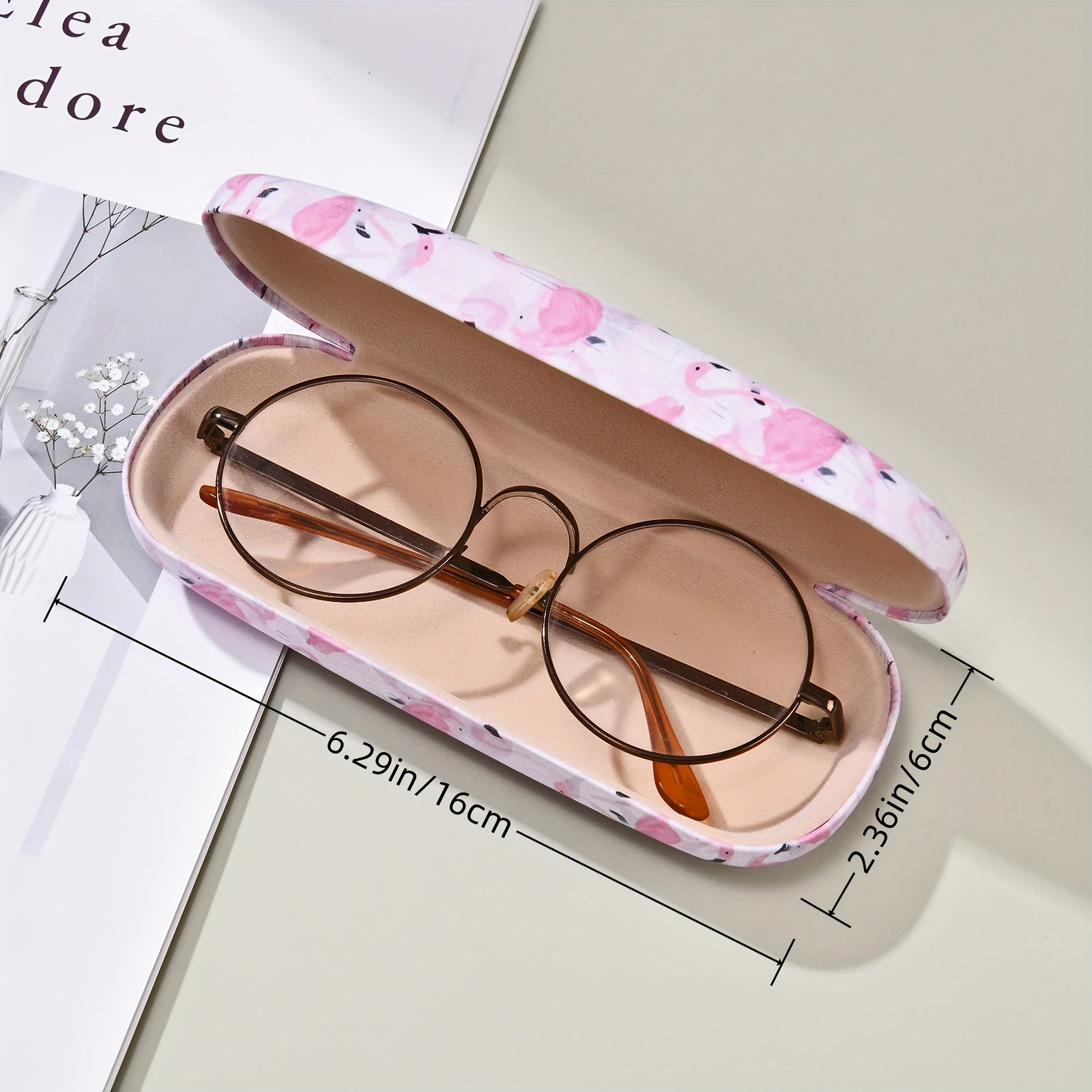 Mustahkam sun'iy charmli ayollar uchun ko'zoynak qutisi, zamonaviy va chiroyli flamingo printi bilan - modali aksessuar