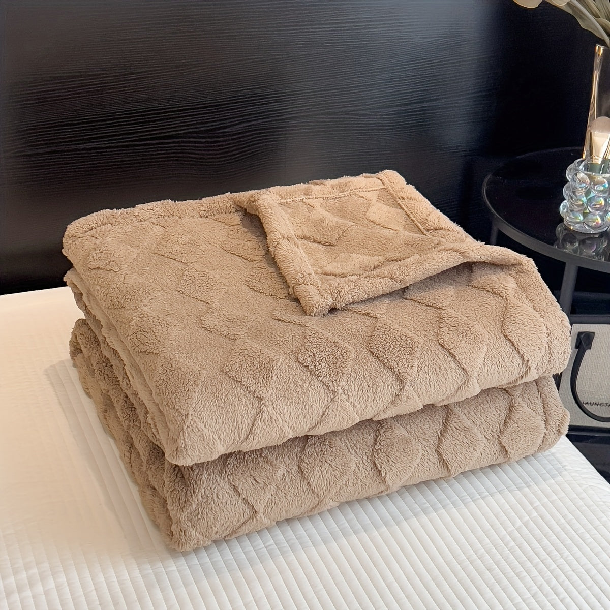 Double-Sided Taffeta Diamond-Quilted Throw Blanket Thick Warm All Seasons