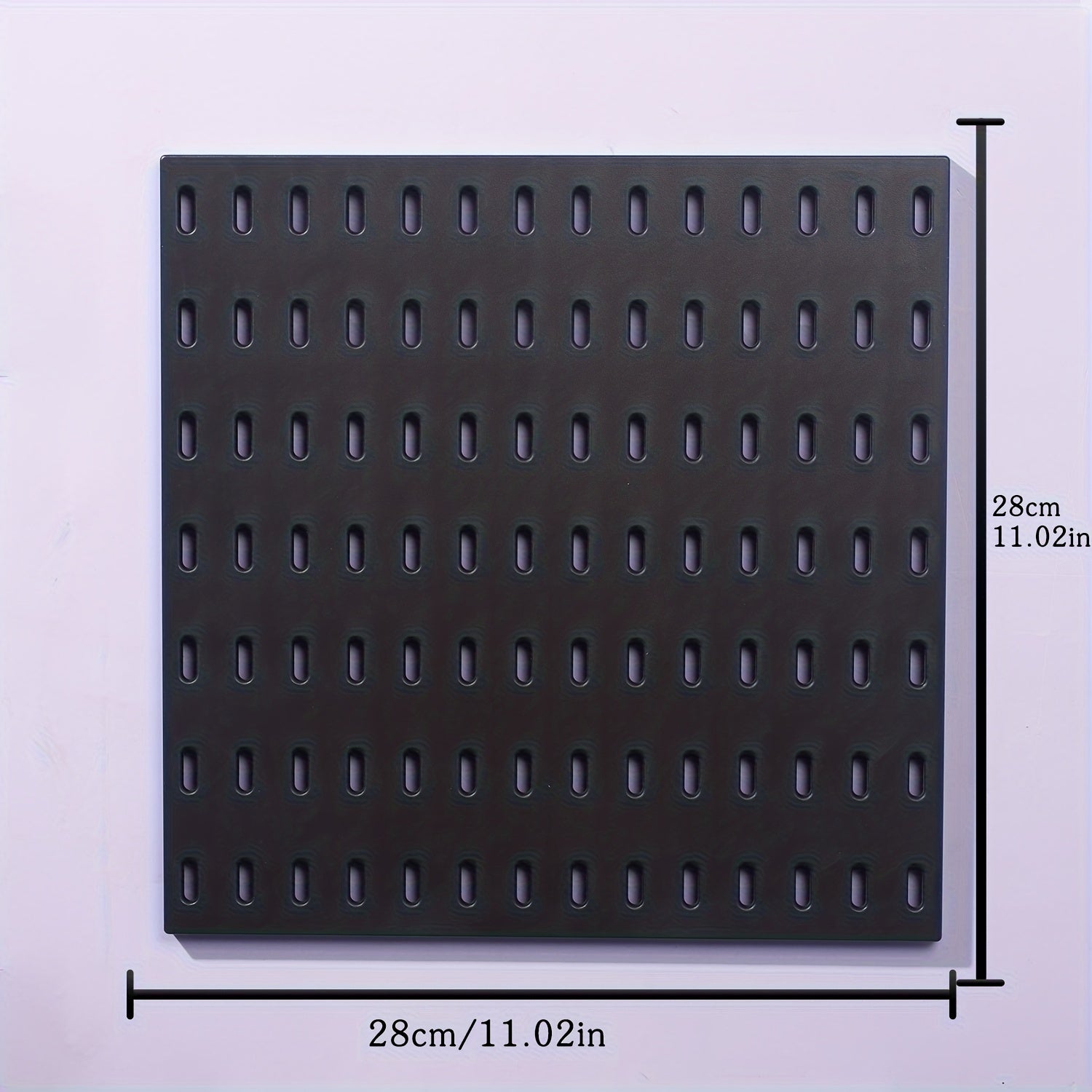 1 dona pegboard va aksessuarlar, shu jumladan quti, plastinka, ilgichlar, assorti, chashka ilgichlar, asboblar uchun ushlagich, turli joylar uchun saqlash tashkilotchisi.