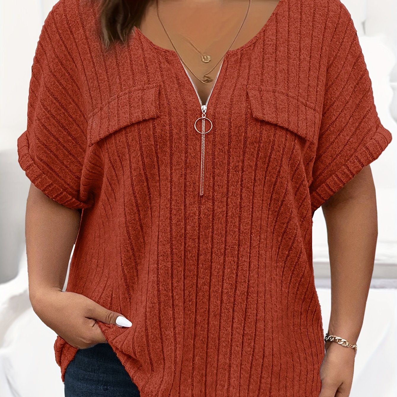 Women’s Plus Size Crew Neck T-Shirt Short Sleeve Zipper Faux Pockets