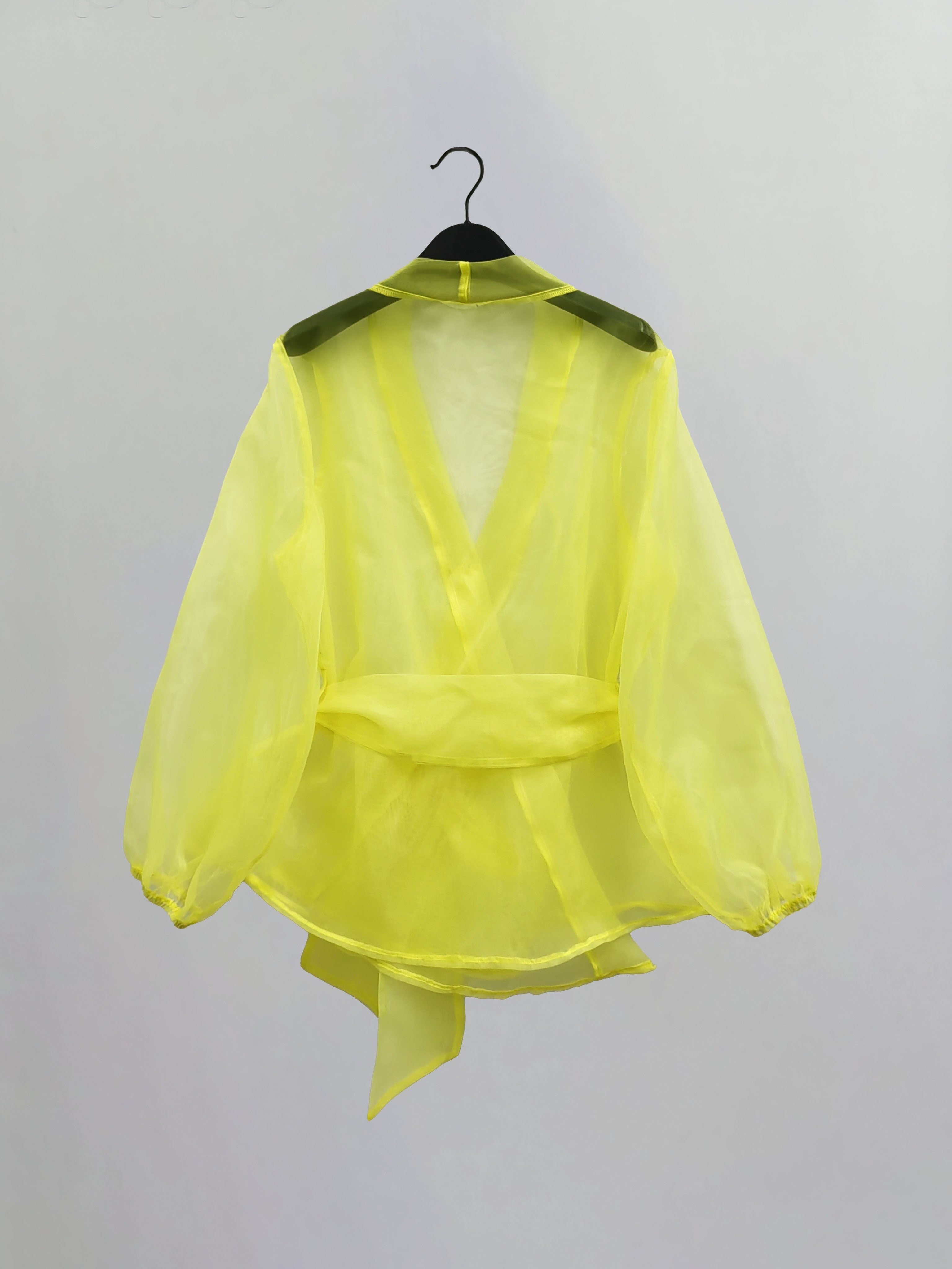 Usmonli plussayz ayollar uchun shaffof to'r kimono kardigani, kapalak bog'ich, shishali yenglar va zamonaviy polyester material bilan. Qo'l bilan yuvish mumkin va barcha fasllar uchun mos.