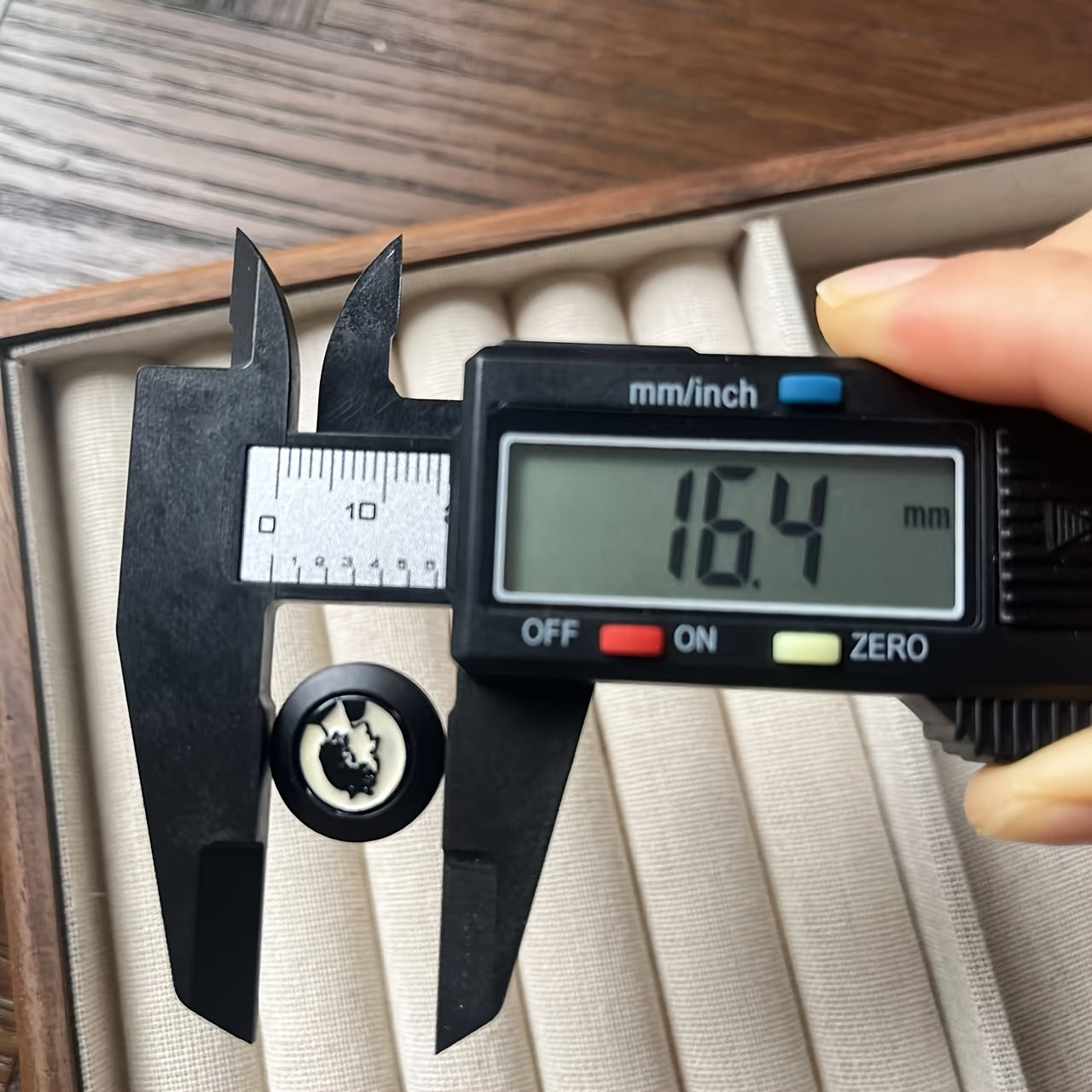 Set of 5 Black Resin Buttons with Portrait Design for Clothing and Crafts