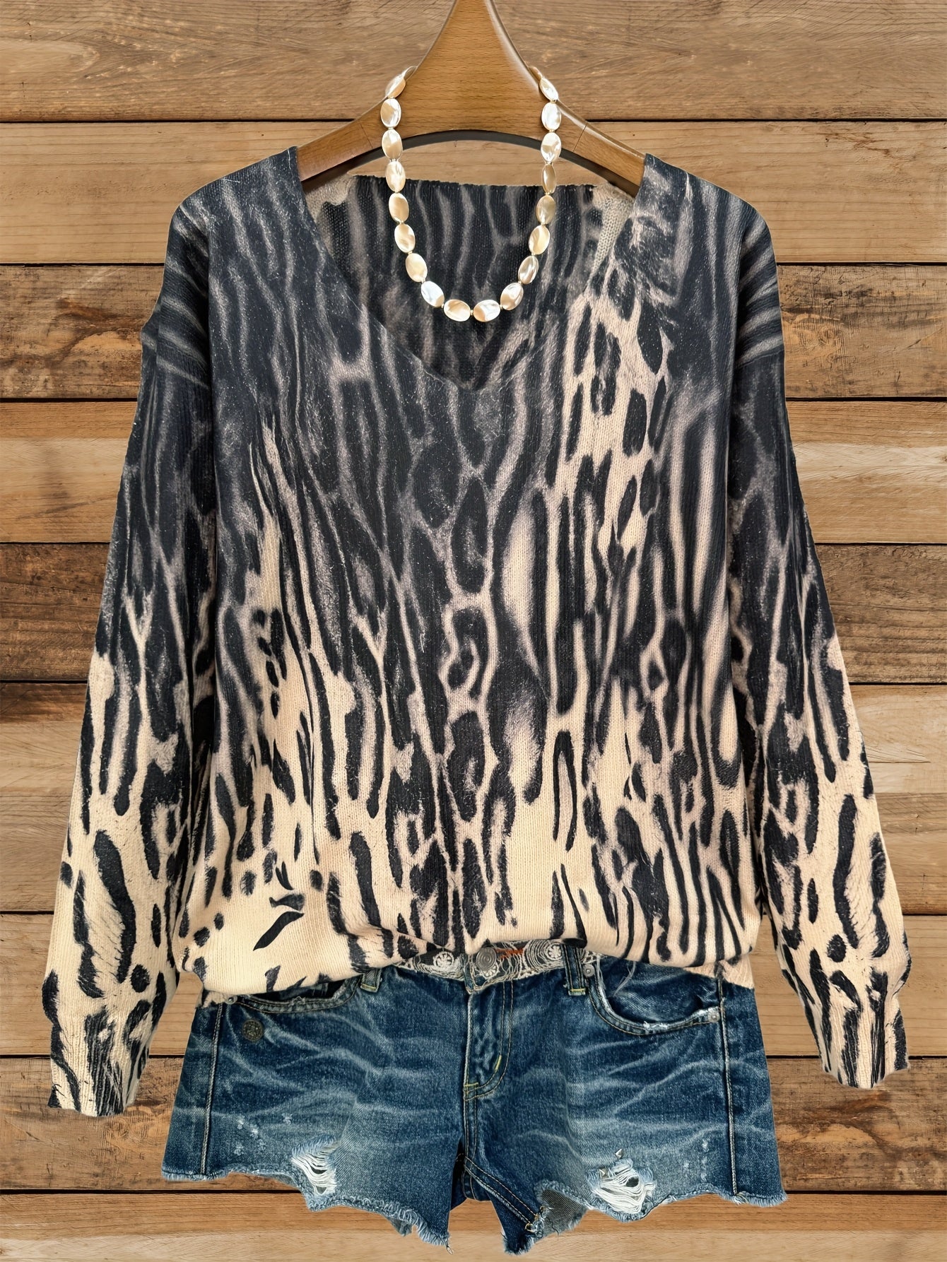 Women's Leopard Floral Print V-Neck Sweater Long Sleeve Oversized Pullover Black White