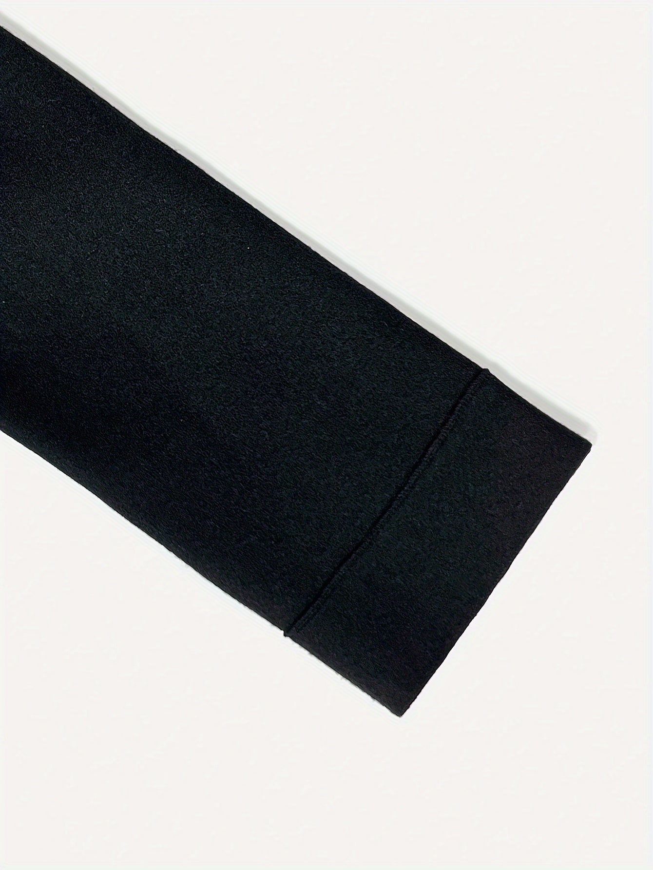 Zarif ayollar uchun polyester trench palto: Bir rangli, keng kesim, uzun qo'l, bitta tugmachali, astarsiz, to'qilgan, barcha mavsumlar uchun tashqi kiyim.