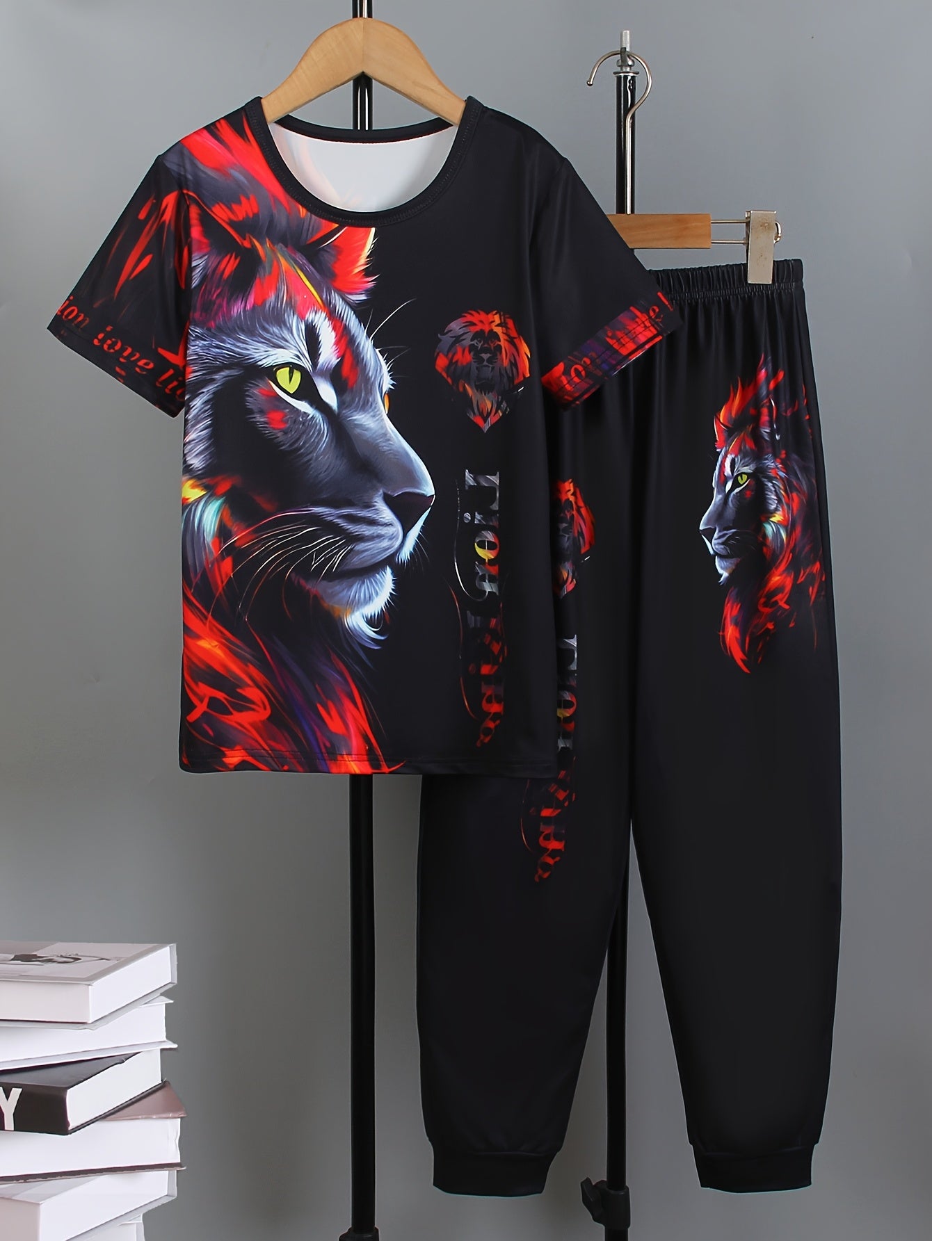 Boys Casual Two-Piece Suit with Lion Pattern for Outdoor Activities