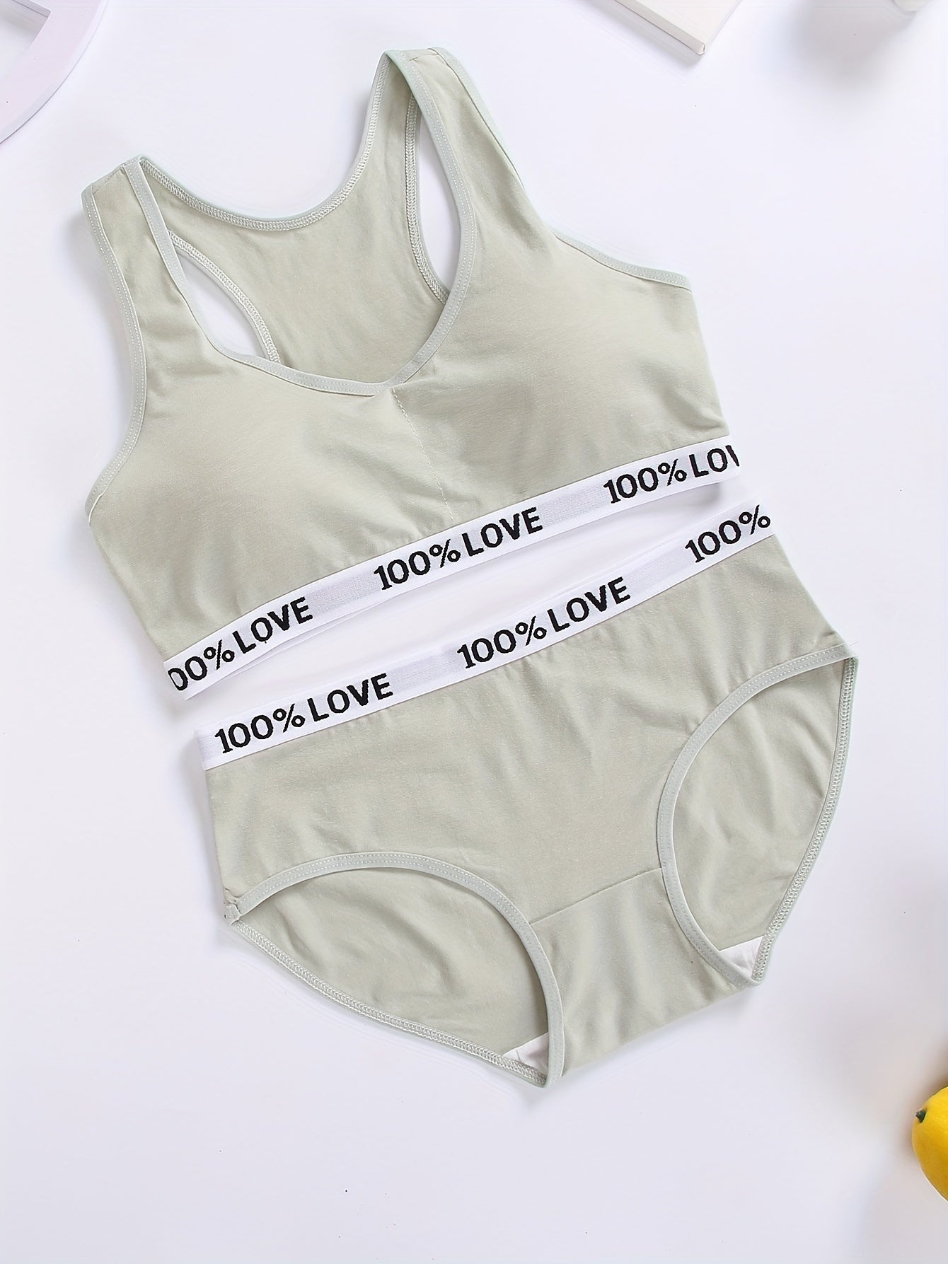 Women’s Seamless Nylon Polyester Lingerie Set with Non-Padded Bra and Panties