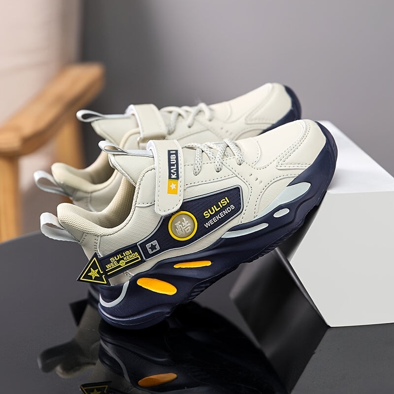 Yozgi va qish mavsumida katta yoshdagi shaxslar uchun tashqi yurish va faoliyatlar uchun mos, yumshoq taglikli suv o'tkazmaydigan sport poyabzallari. Matodan qoplangan, EVA taglik bilan oson sozlanadigan va yopiladigan.