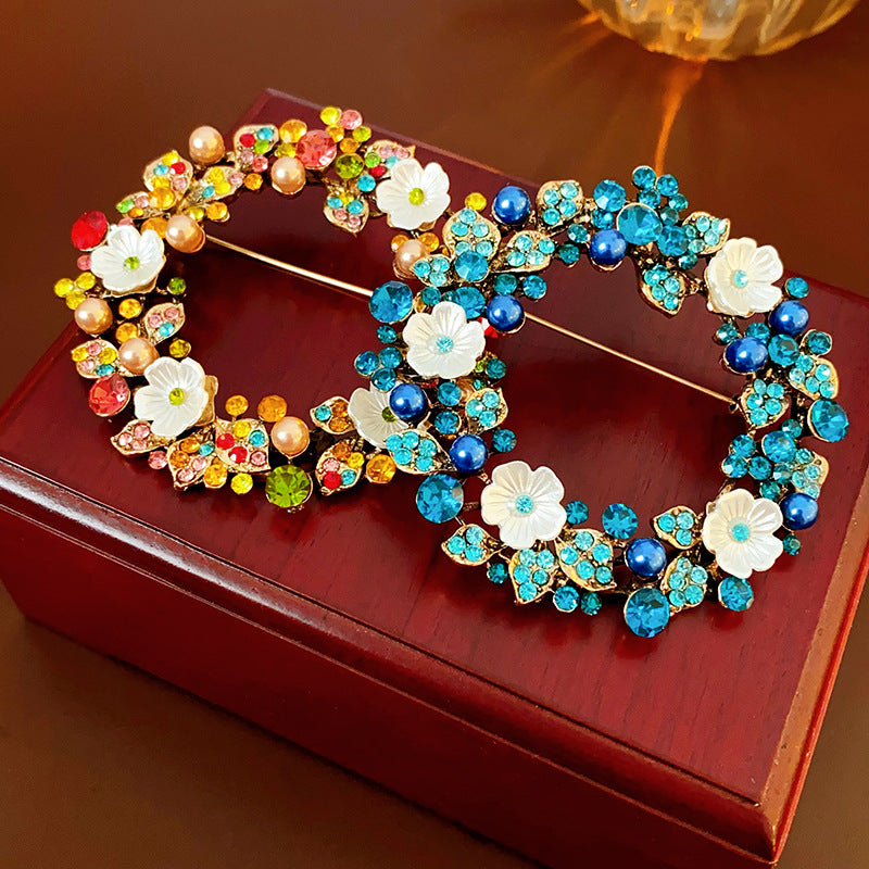 Vintage Floral Brooch Pin Rhinestone Flower Garland Jewelry for Women and Men