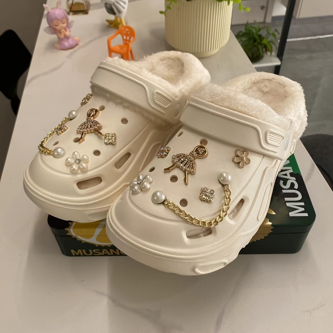 Unisex EVA Clogs With Plush Lining Thick Sole Indoor Outdoor Shoes