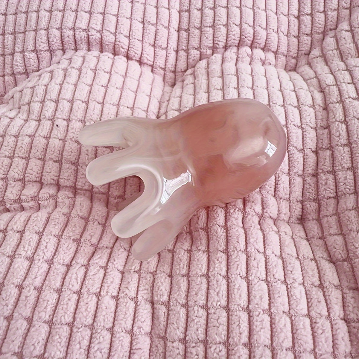 Portativ Octopus bosh massaj qiluvchi taroq, dam olish, soch o'sishi va meridianlarni bo'shatish uchun, binafsha, pushti va amber ranglarida mavjud.