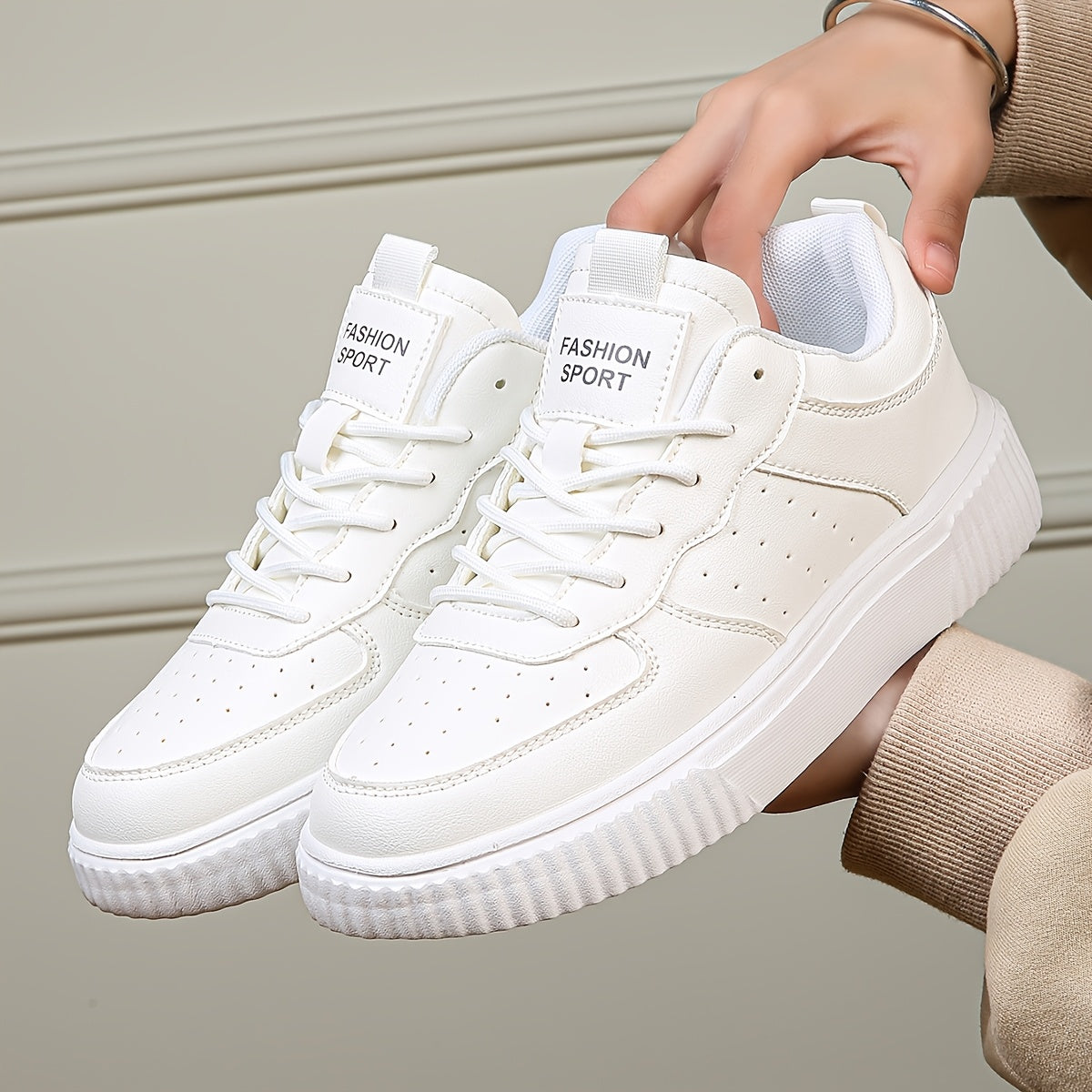 Women's Low-Top Fashion Sneakers White Lightweight Casual Lace-Up