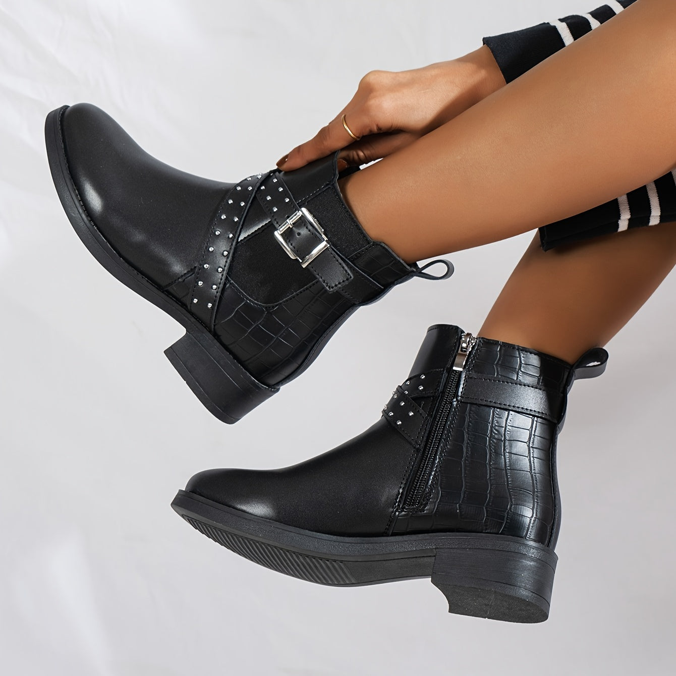 Women's Faux Leather Chelsea Ankle Boots Brown Round Toe Zipper Mid-Heel