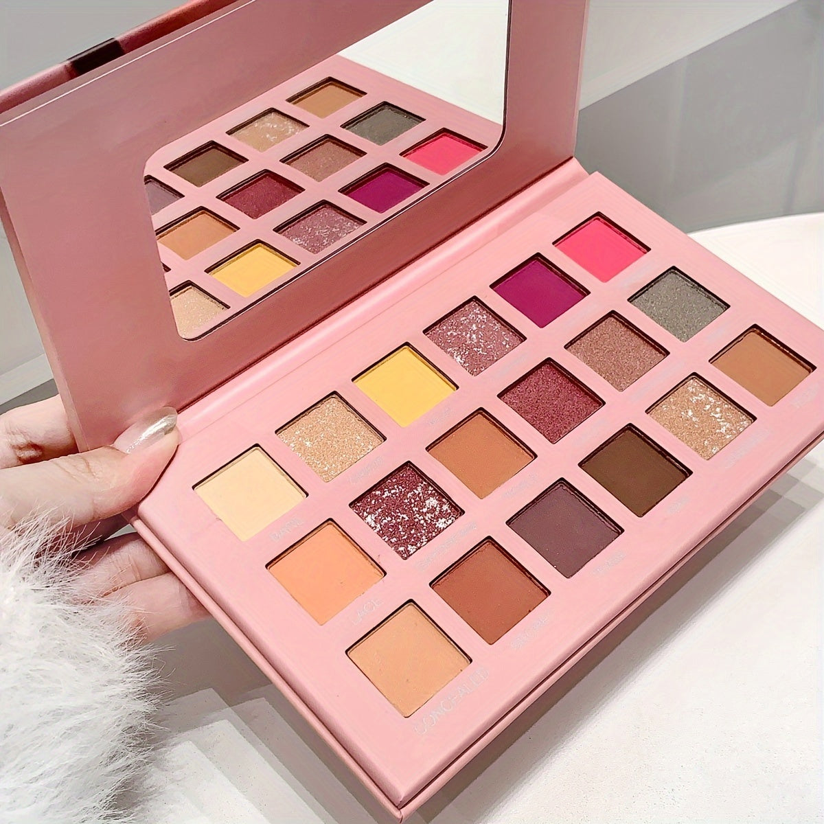 18-Color Desert Rose Eyeshadow Palette with Matte Shimmery Finishes for Festivals and Parties