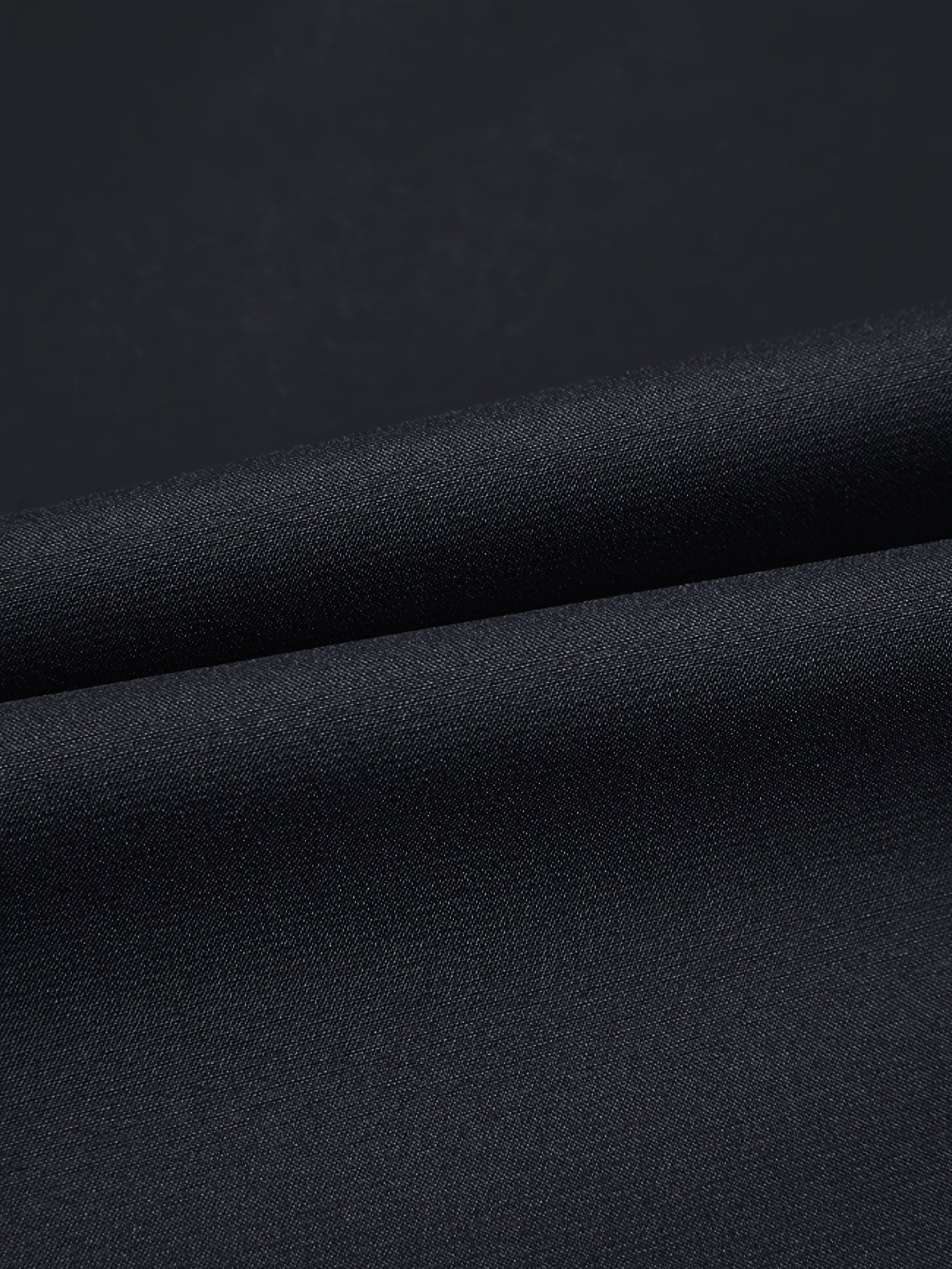 Erkaklar uchun premium qattiq rangli kuz/qish palto, issiqlik uchun qalinlashtirilgan polyesterdan tayyorlangan, lapel yaka, oddiy kesim va to'liq astarlangan, qari erkaklar uchun.