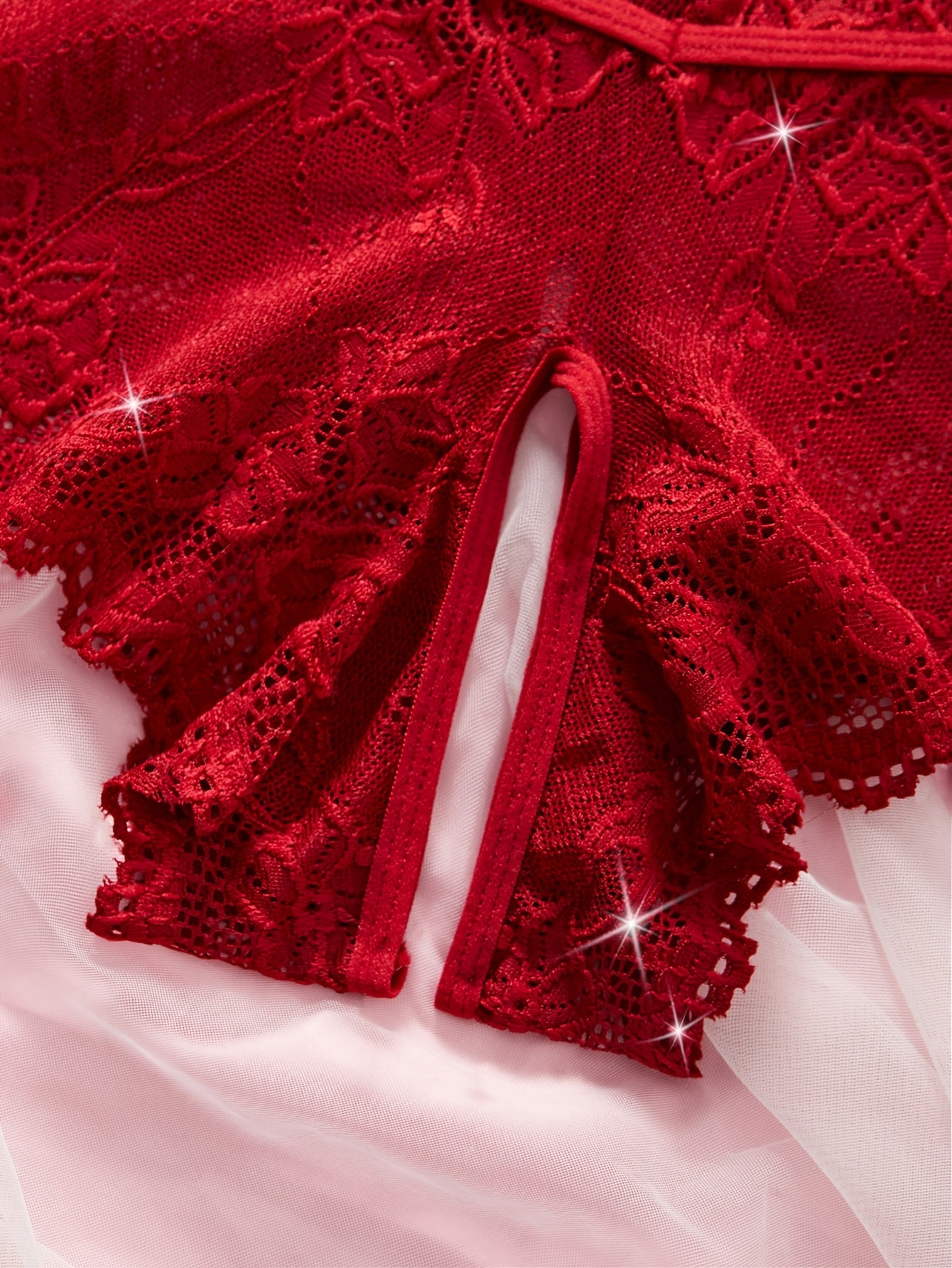 Xotinlar uchun Sevgi Kuni Dantelli Ichki Kiyim To'plami - Jozibador Kamonli Bralet va Ochiq Qorinli Ichki Kiyim, Yarim-Shaffof Nilon/Elastan Ichki Kiyim