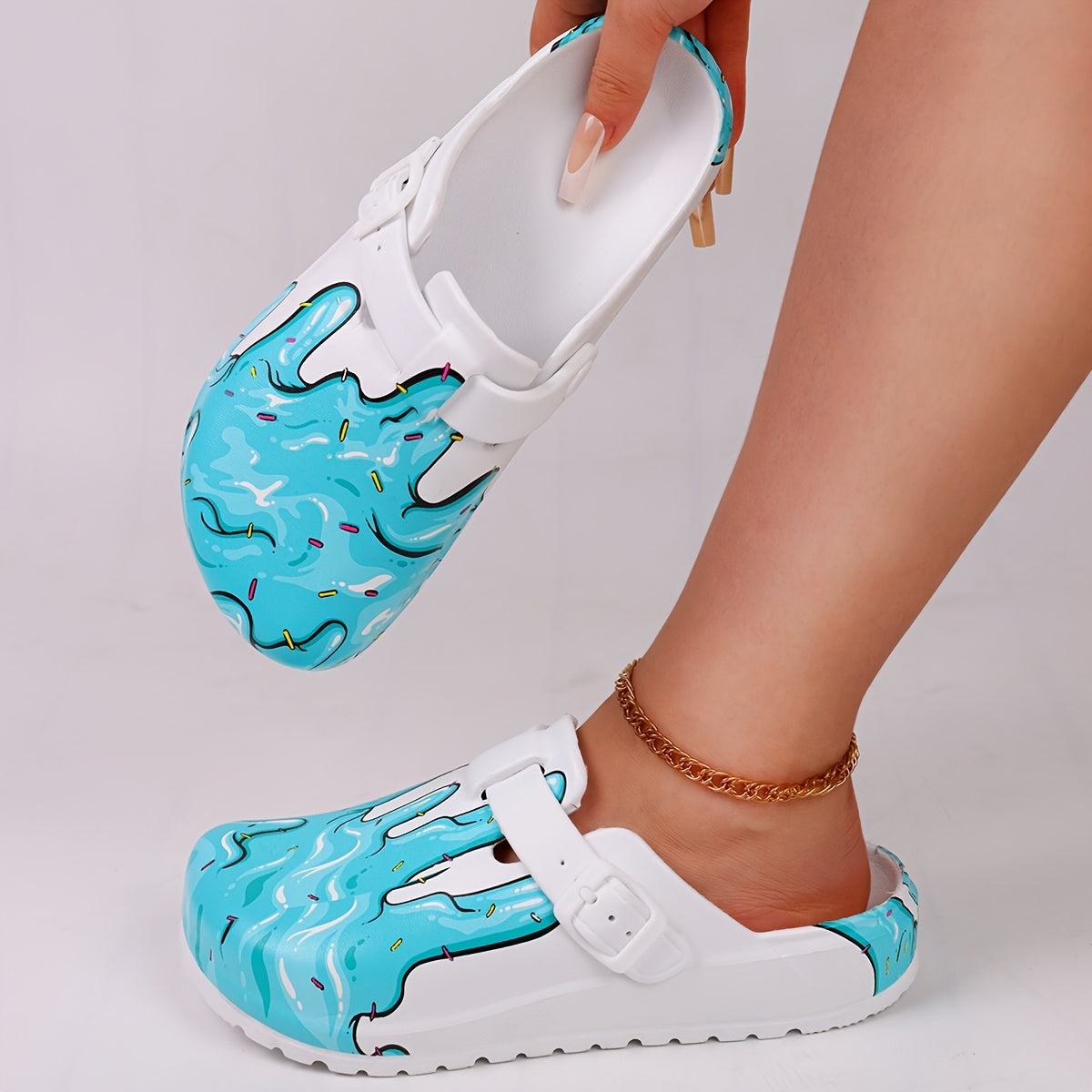 Women's Tie-Dye Graffiti Print Clogs Breathable Non-Slip EVA Sandals