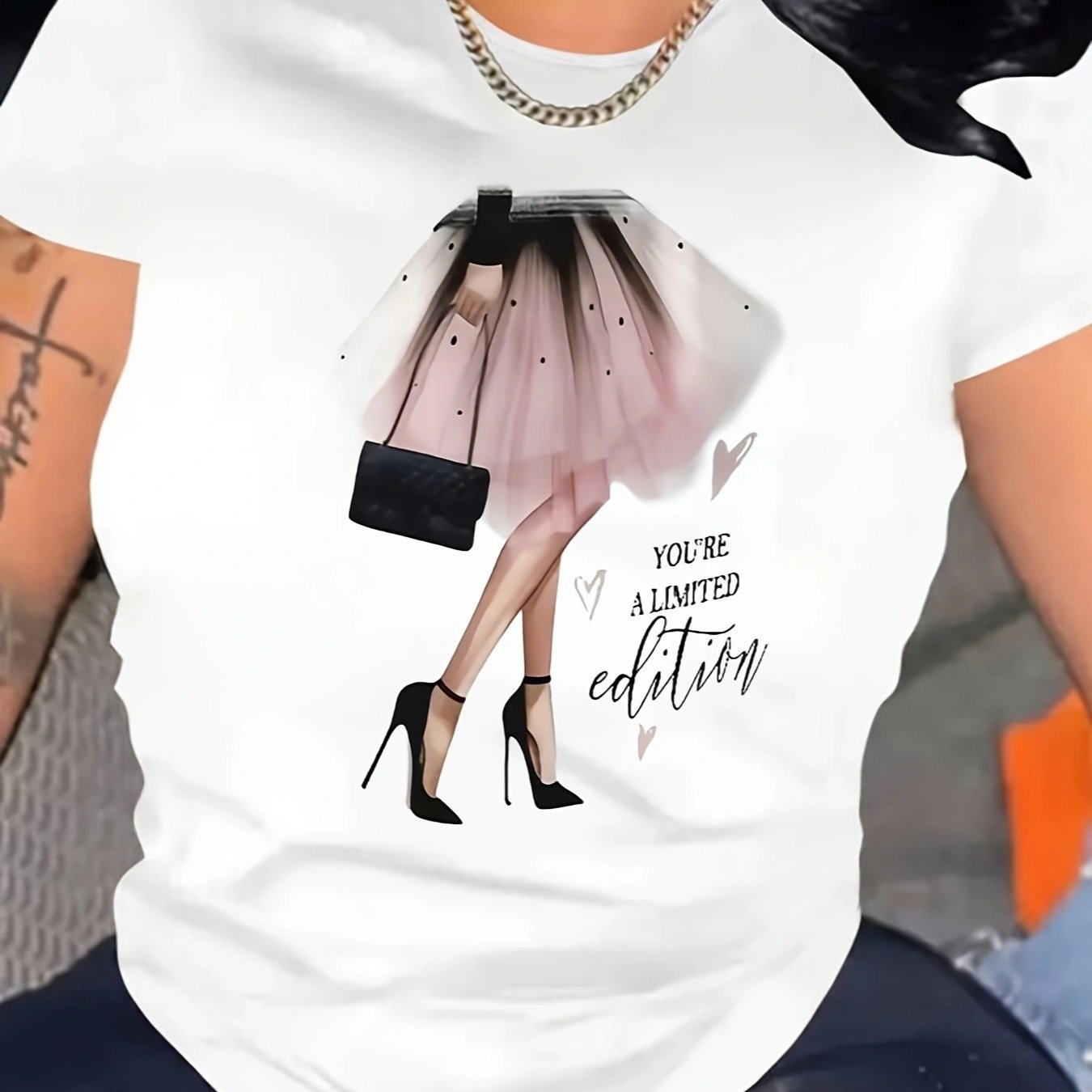 Women's Plus Size White Short Sleeve T-Shirt with Graphic Print, Comfortable Fit