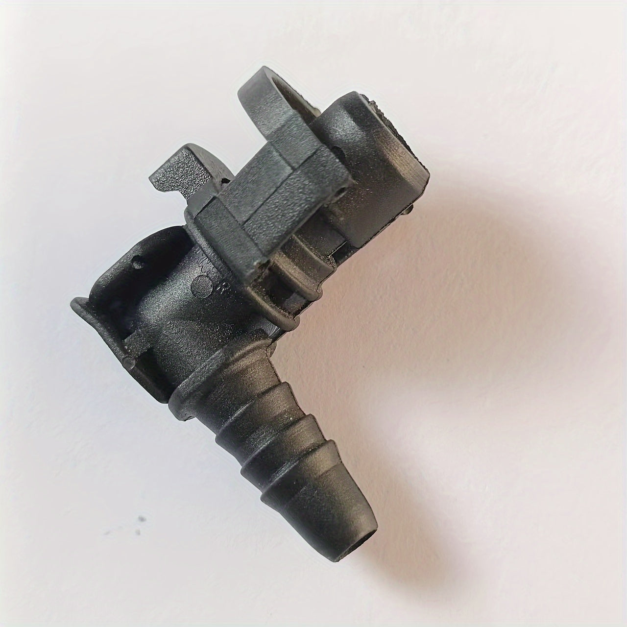 Автомобильный соединитель водопровода для системы охлаждения Chevrolet Buick