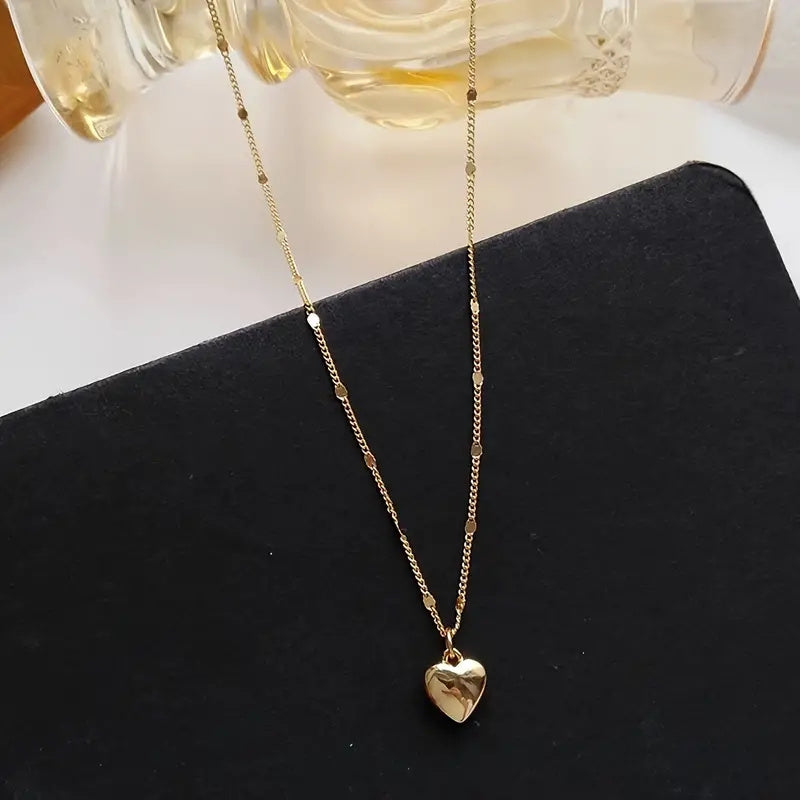 Women's Heart-Shaped Pendant Necklace Silver Elegant Gift Jewelry