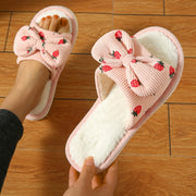 Zapatillas con lazo de fresa cómodas antideslizantes para todas las estaciones, hechas de tela de pana para uso en interiores