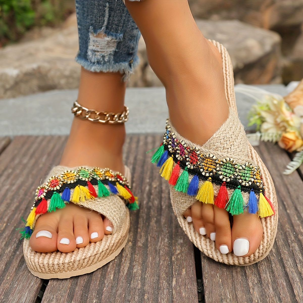 Ayollar yozgi yopiladigan sandallar, tassel detallari bilan, sirg‘alishga qarshi EVA tekis