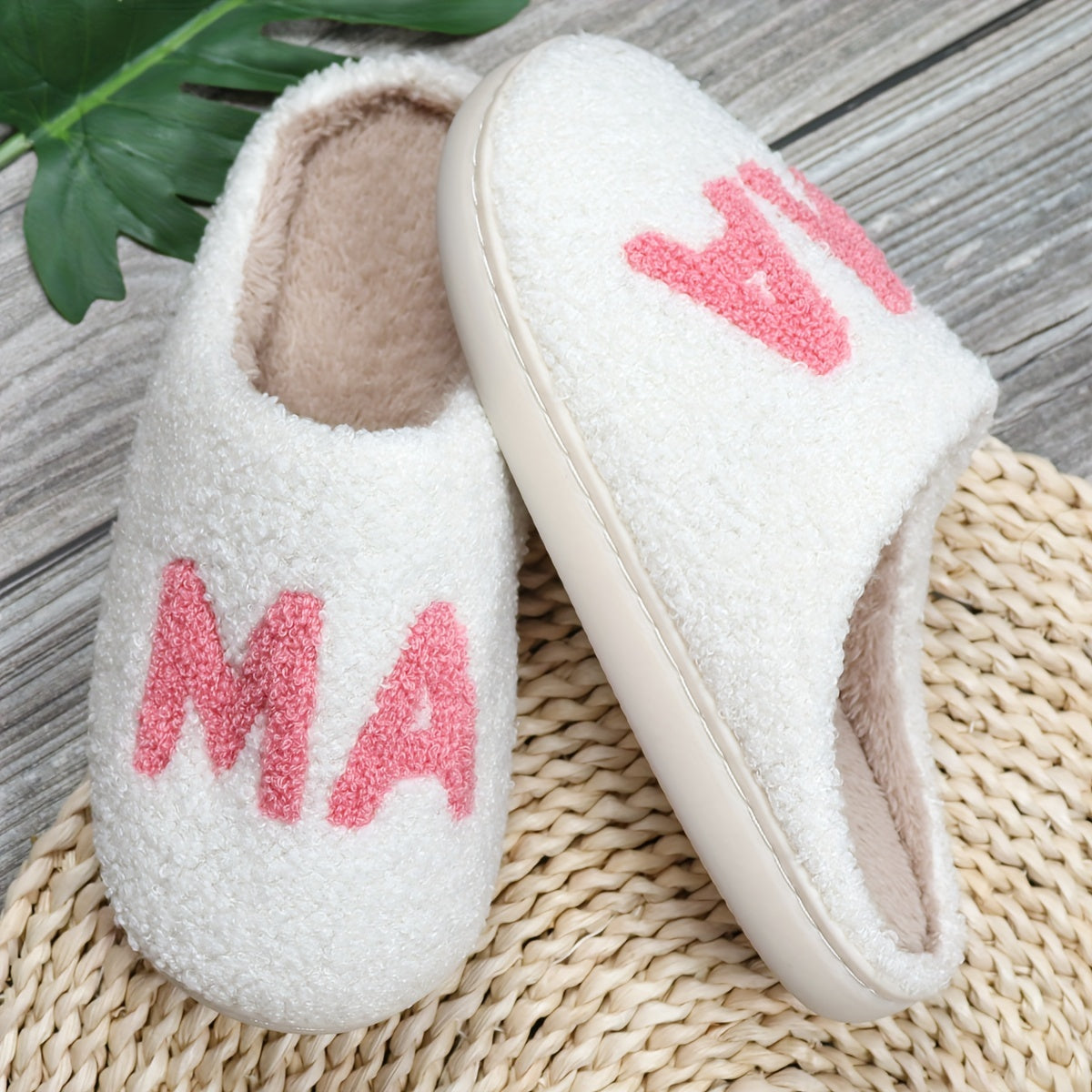 Women's Plush Slippers with "Mama" Lettering Non-Slip Indoor Outdoor Warmth