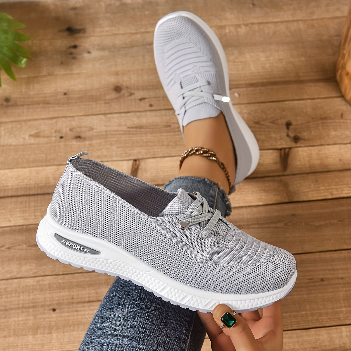 Women's Solid Color Casual Sneakers Low Top Lace-Up All-Season Fabric