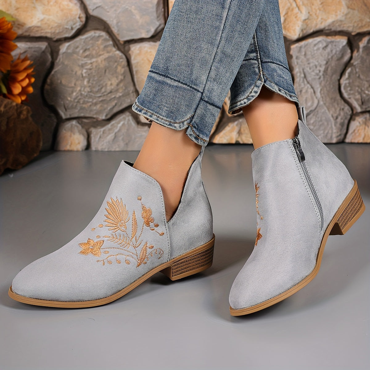 Women's Embroidered Leather Point Toe Chunky Heel Boots with Side Zipper