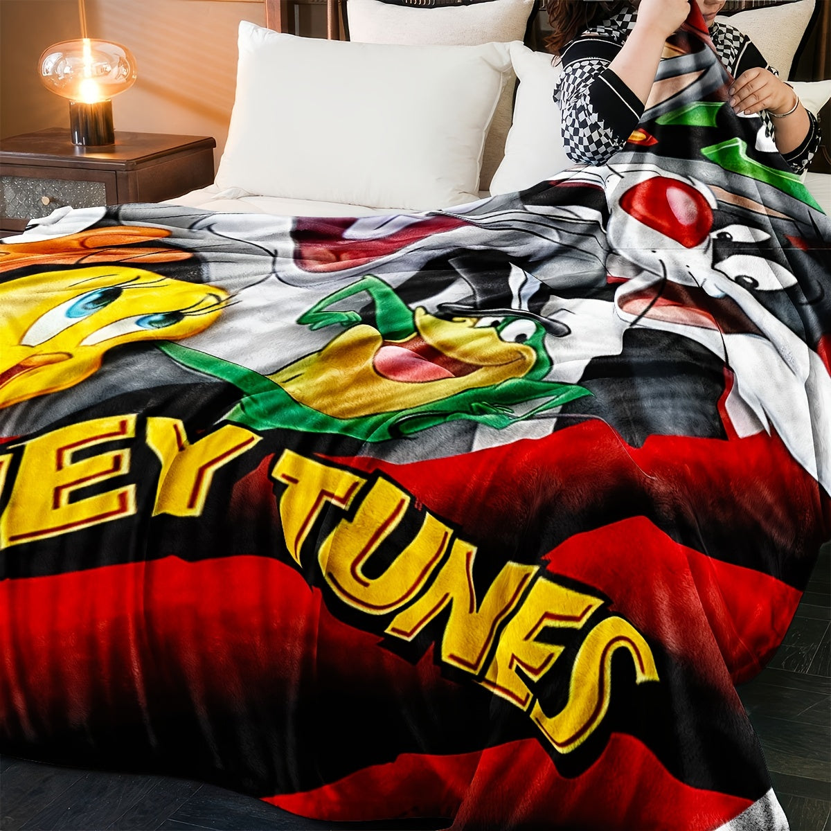 Looney Tunes Cartoon Characters Polyester Knitted Blanket Lightweight Throw for Bed Couch Travel