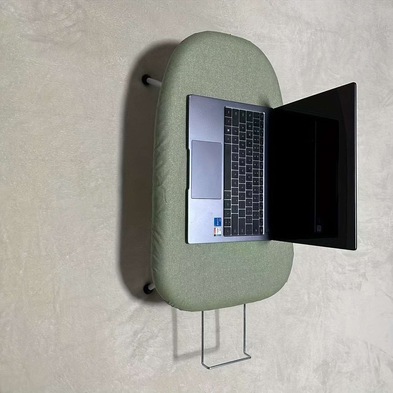 Cama para mascotas verde con funda lavable y removible, aislada, con cuatro patas estables