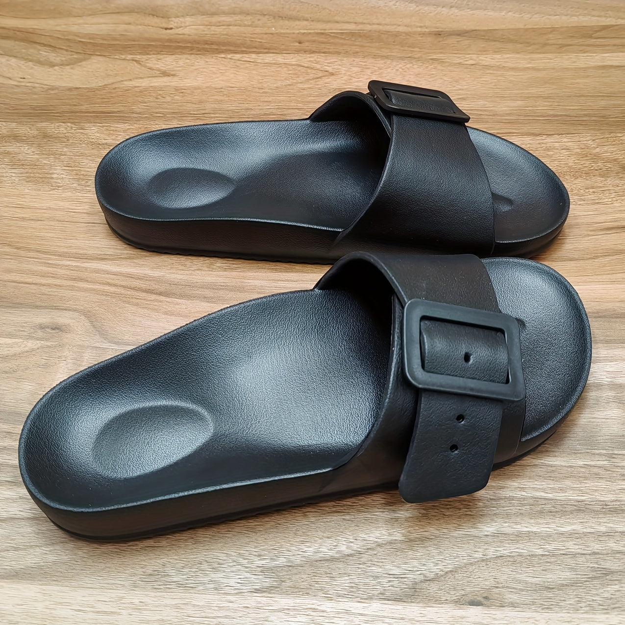 Ayollar uchun nafas oladigan EVA ochiq barmoqli slayd sandalilar, sozlanadigan burilish bilan plyaj poyabzali